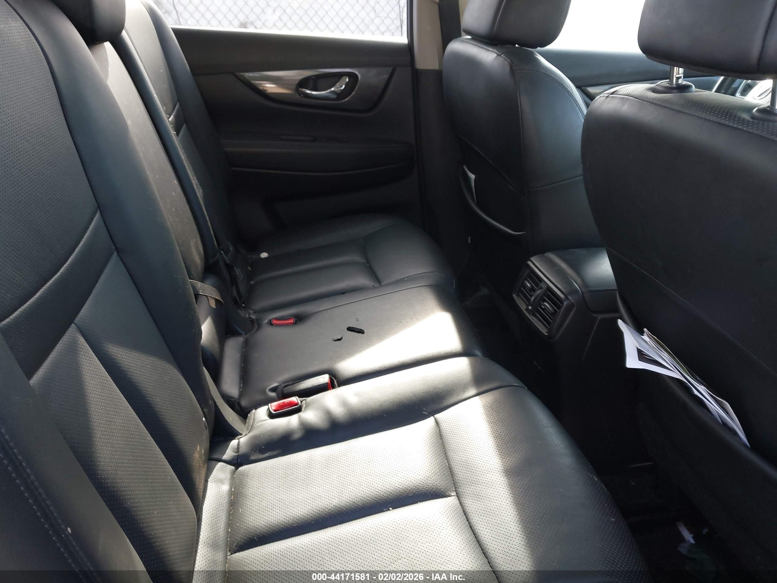 NISSAN ROGUE image 8