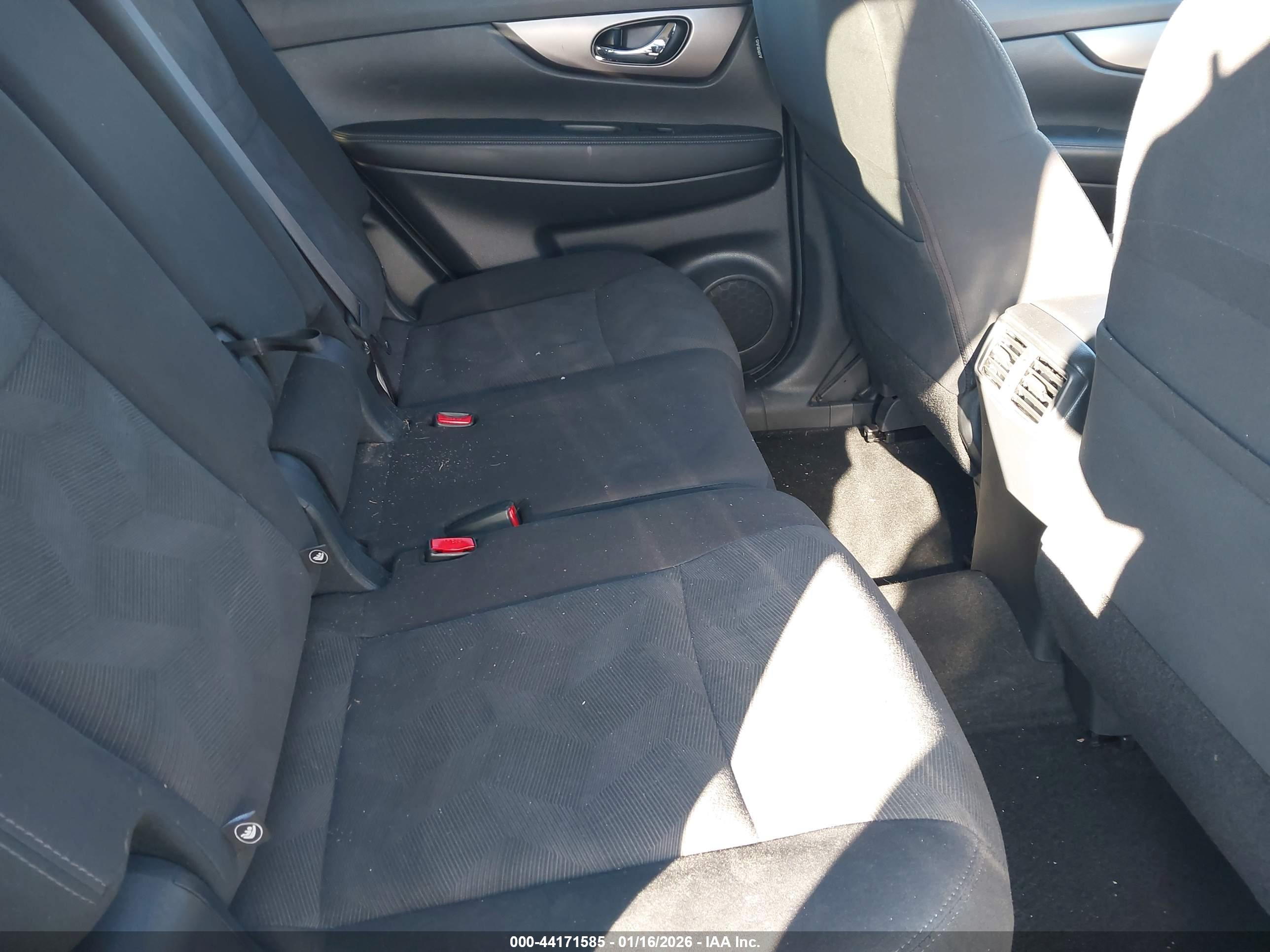 NISSAN ROGUE image 8