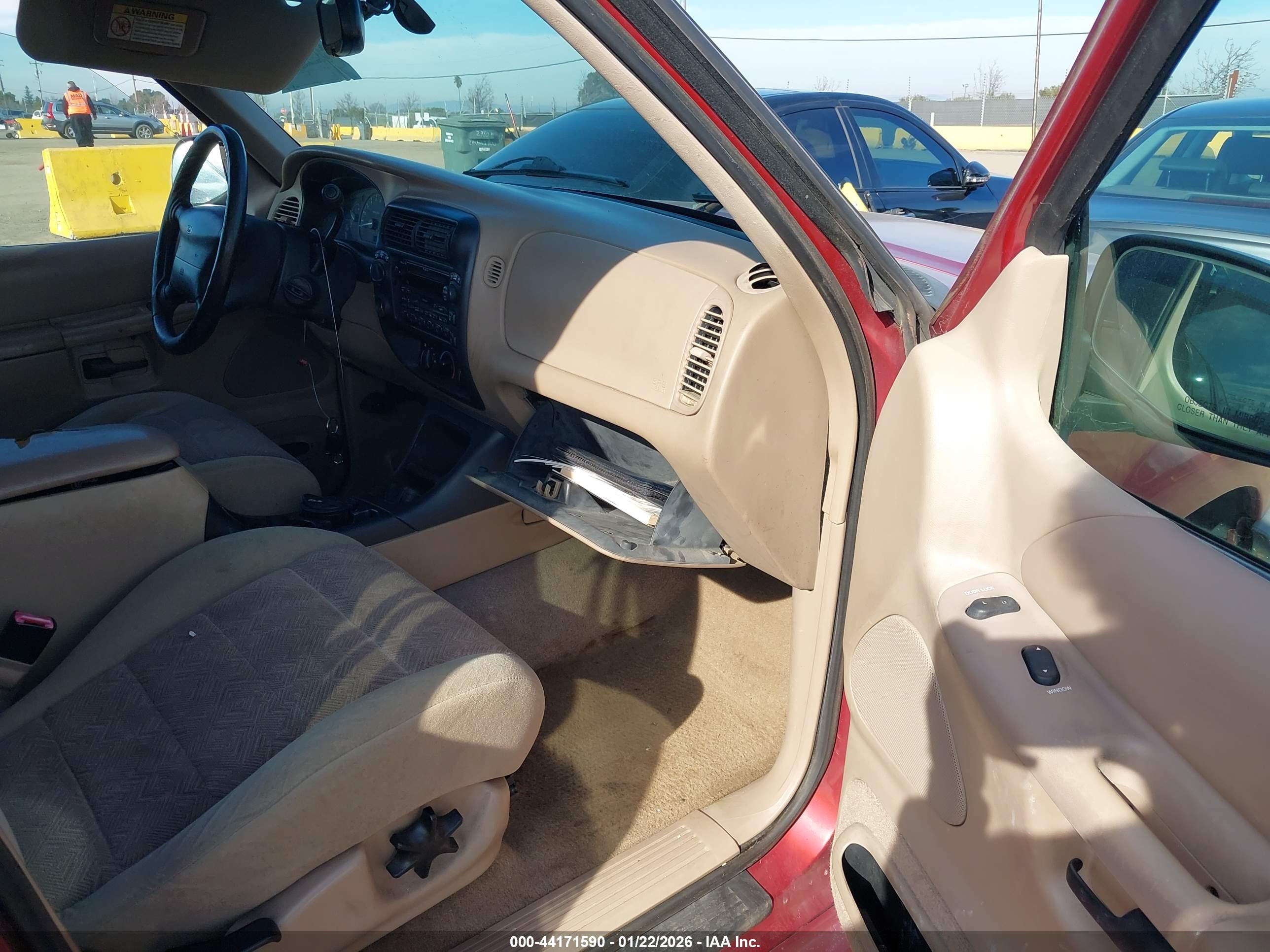 FORD EXPLORER image 5