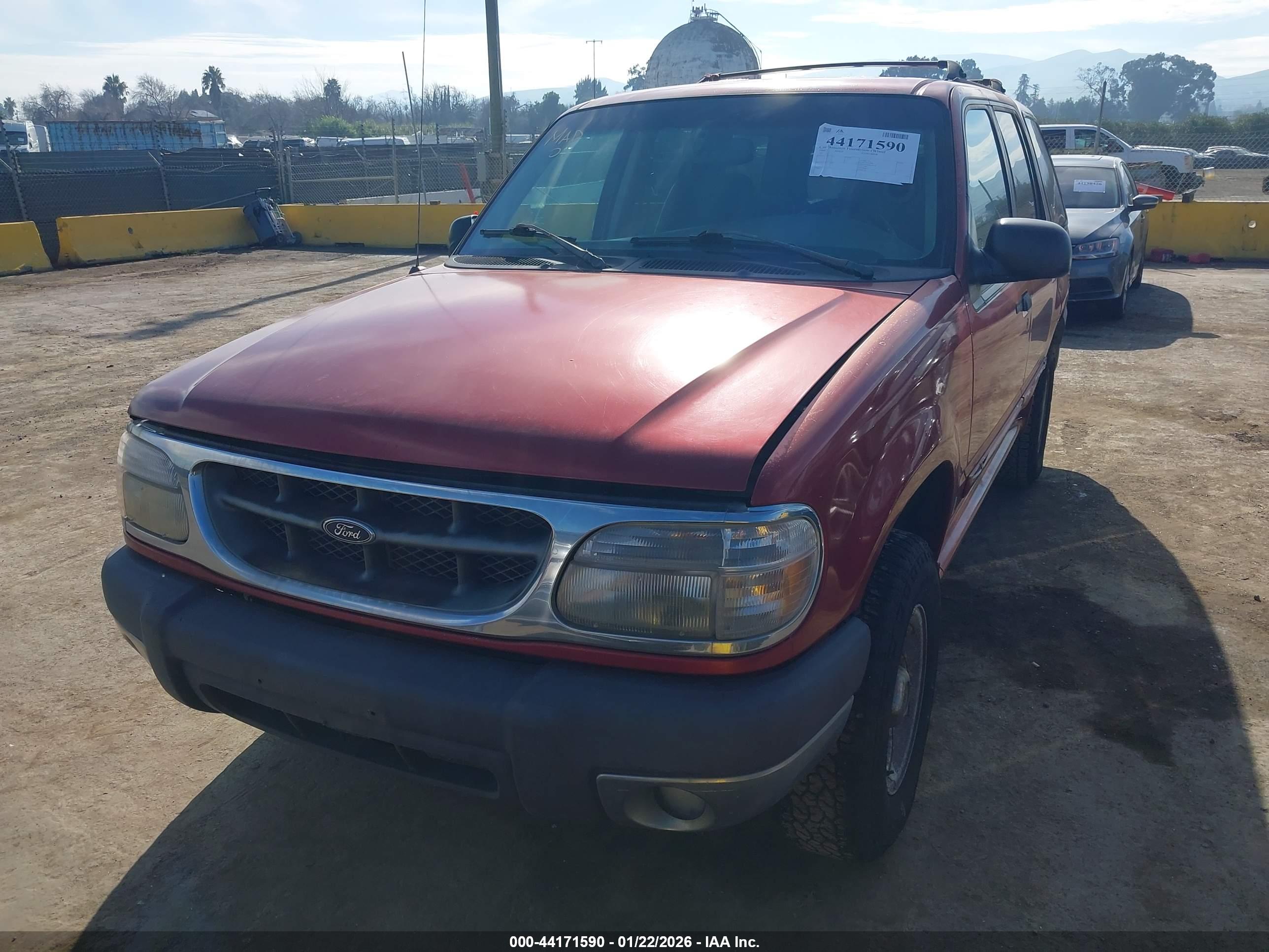 FORD EXPLORER image 6