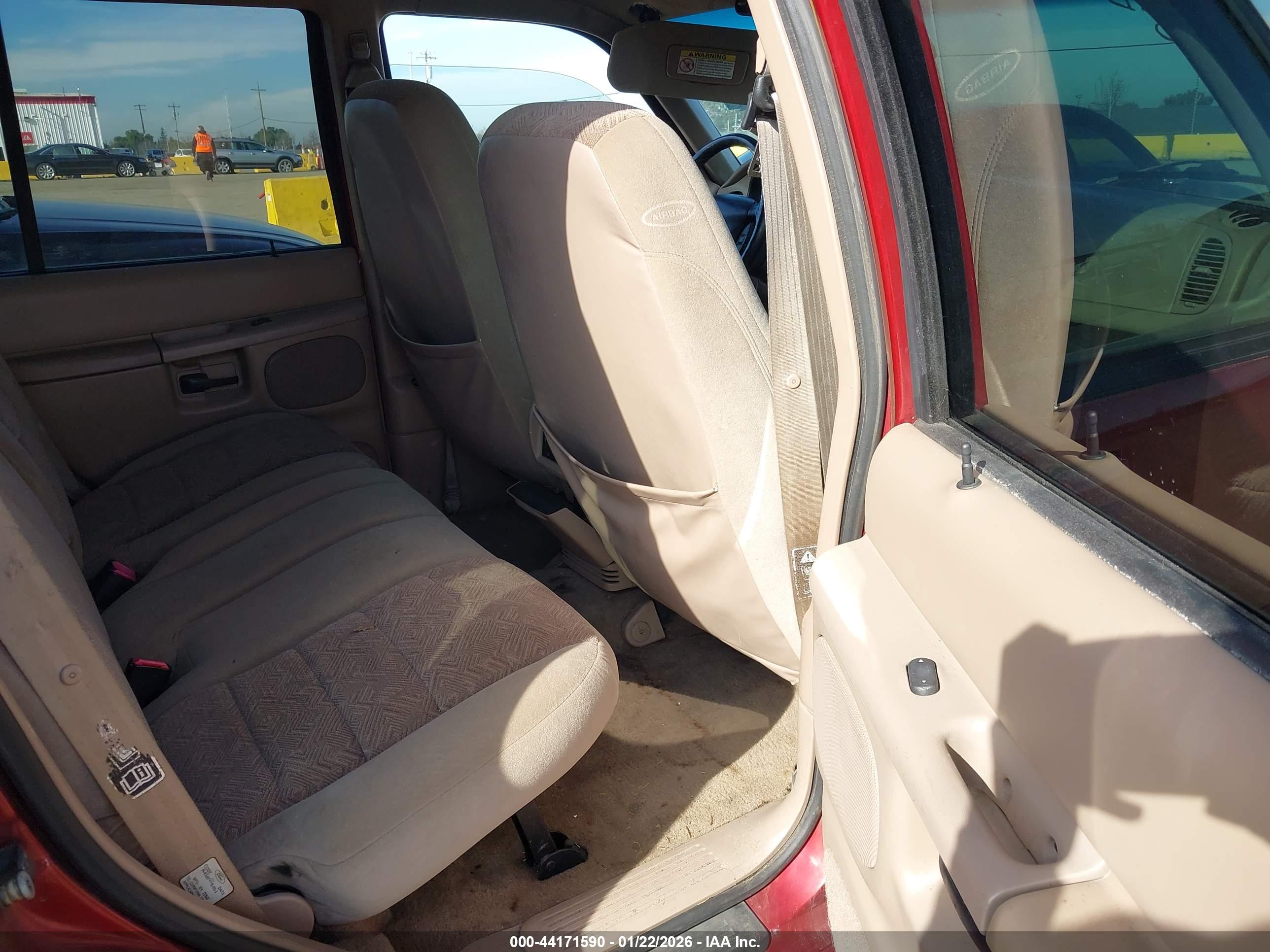 FORD EXPLORER image 8