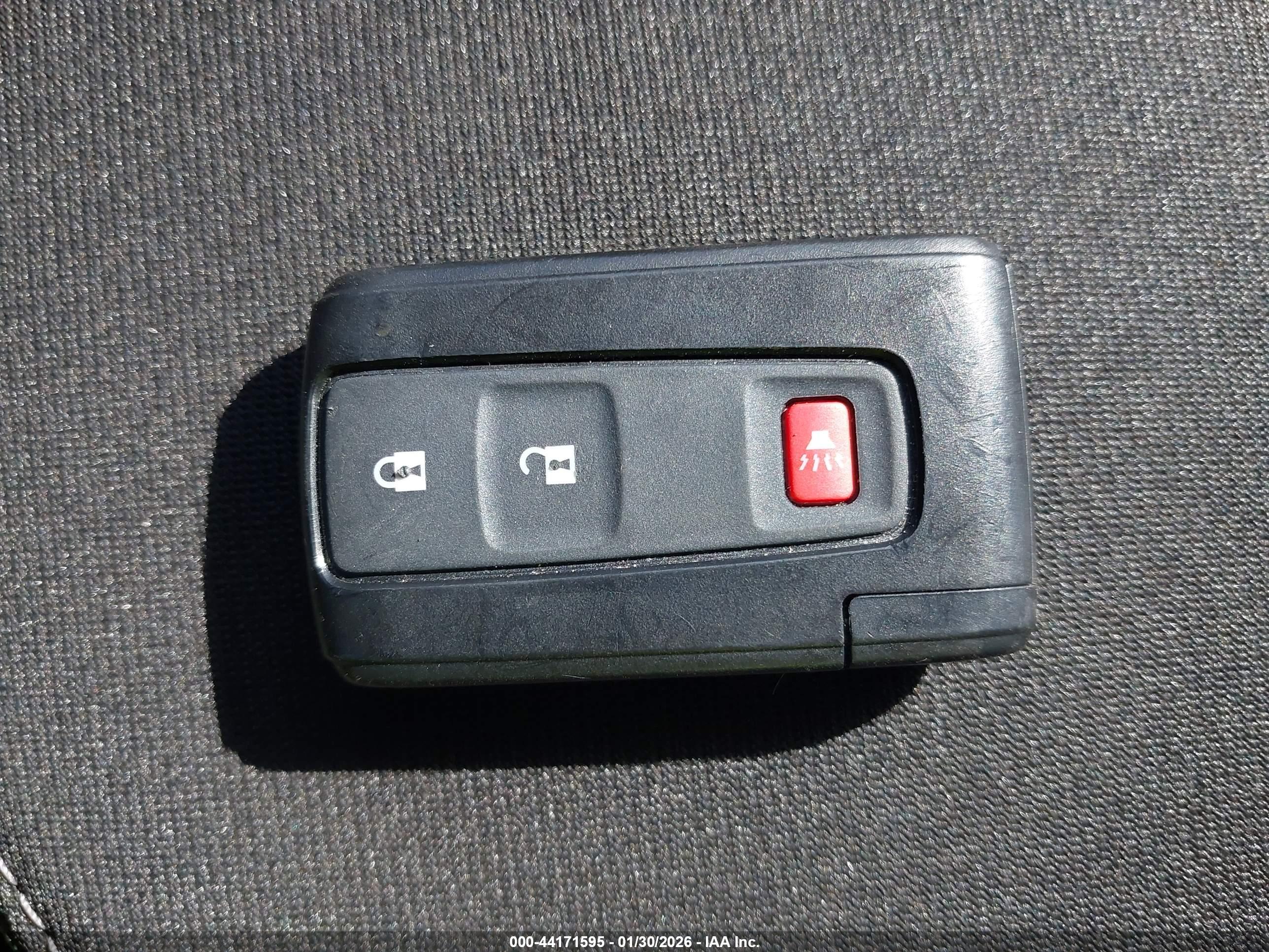 TOYOTA PRIUS image 11