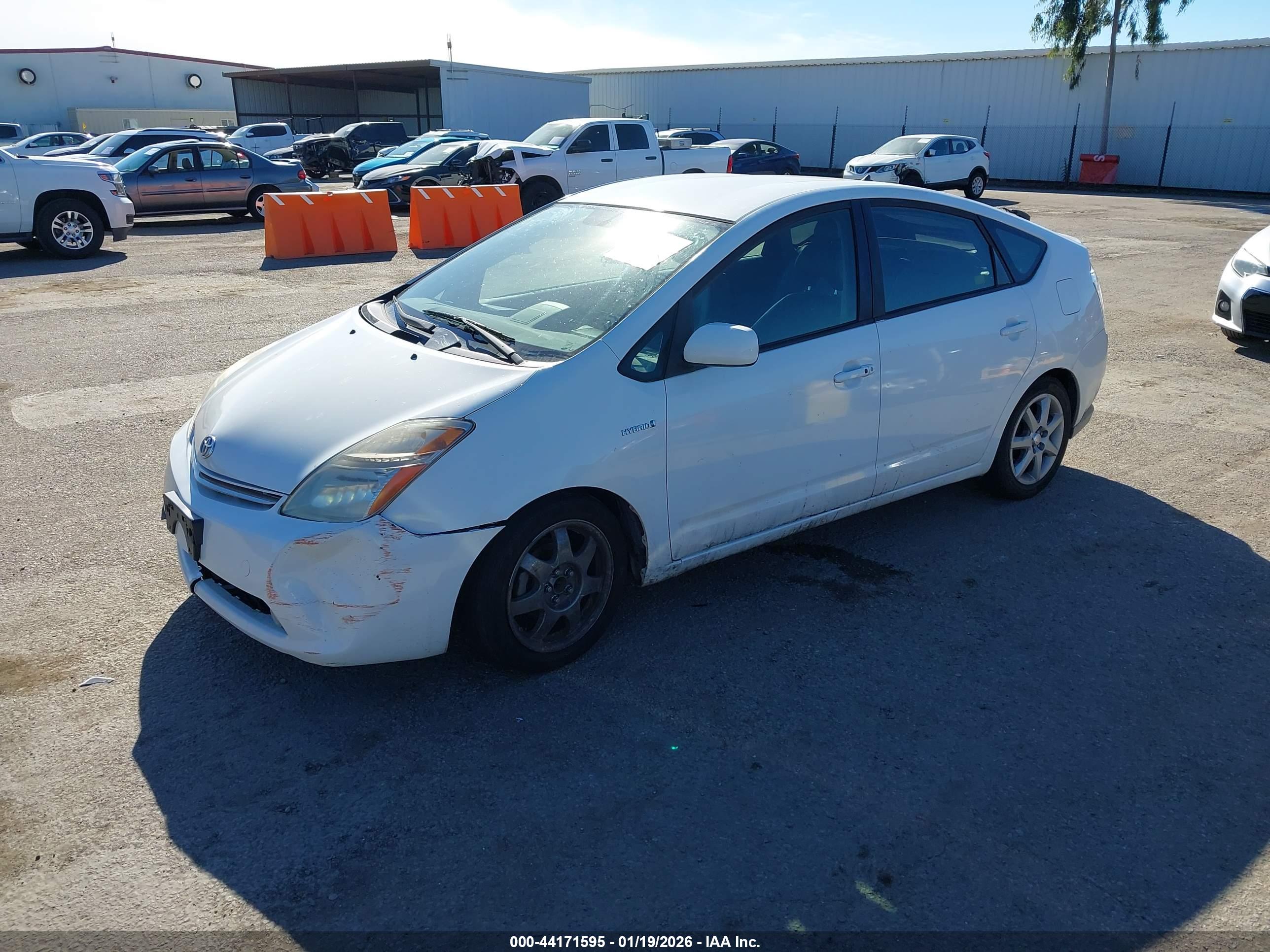TOYOTA PRIUS image 2