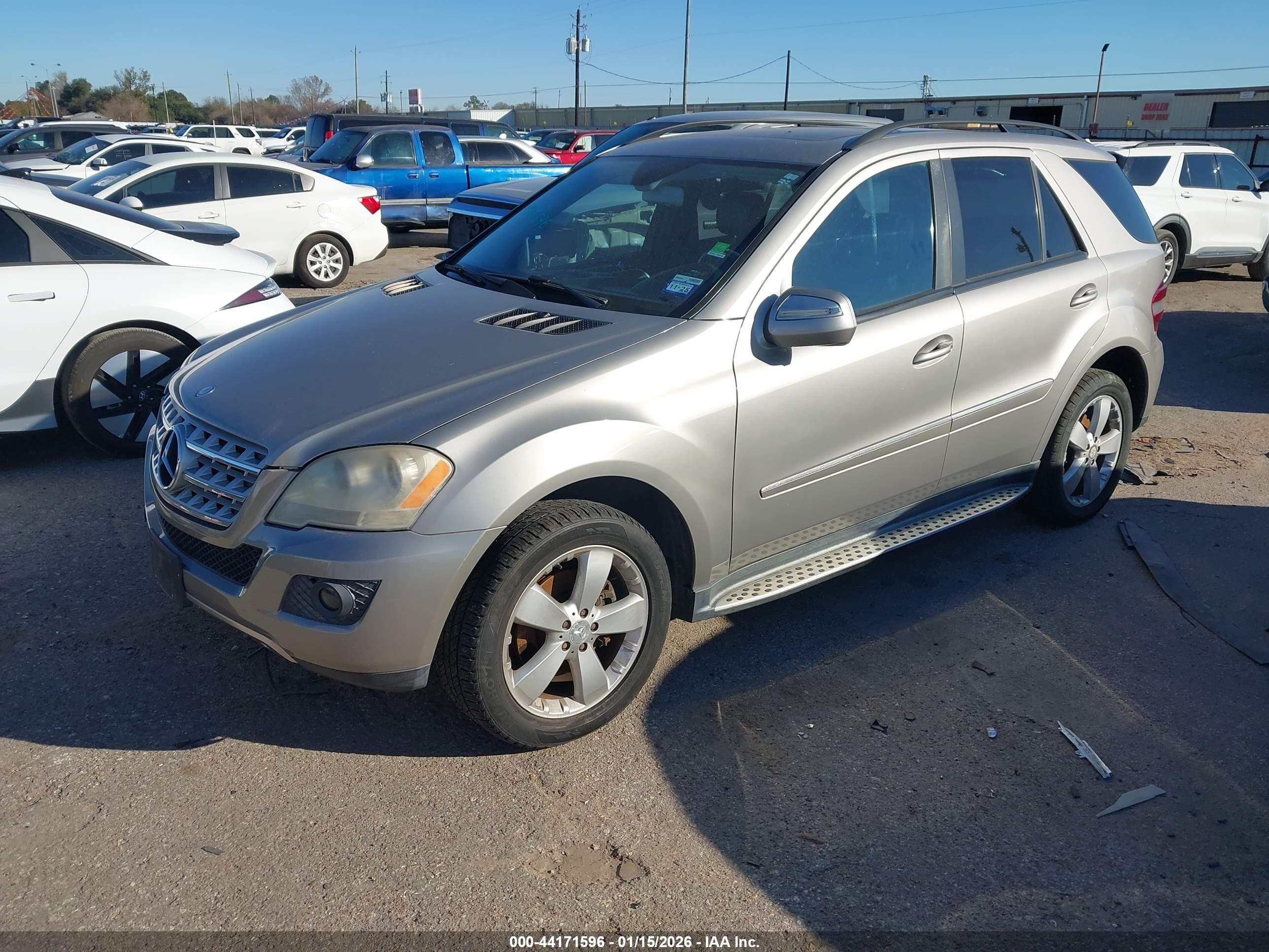 MERCEDES-BENZ ML image 2