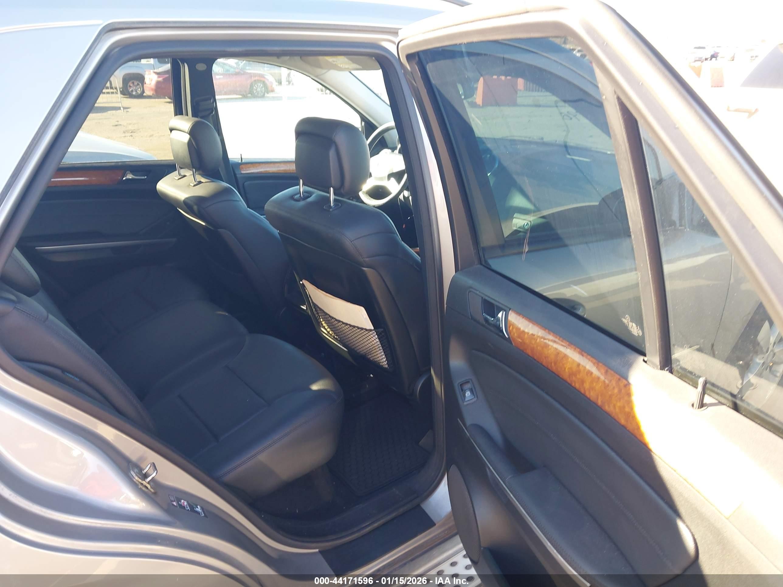 MERCEDES-BENZ ML image 8