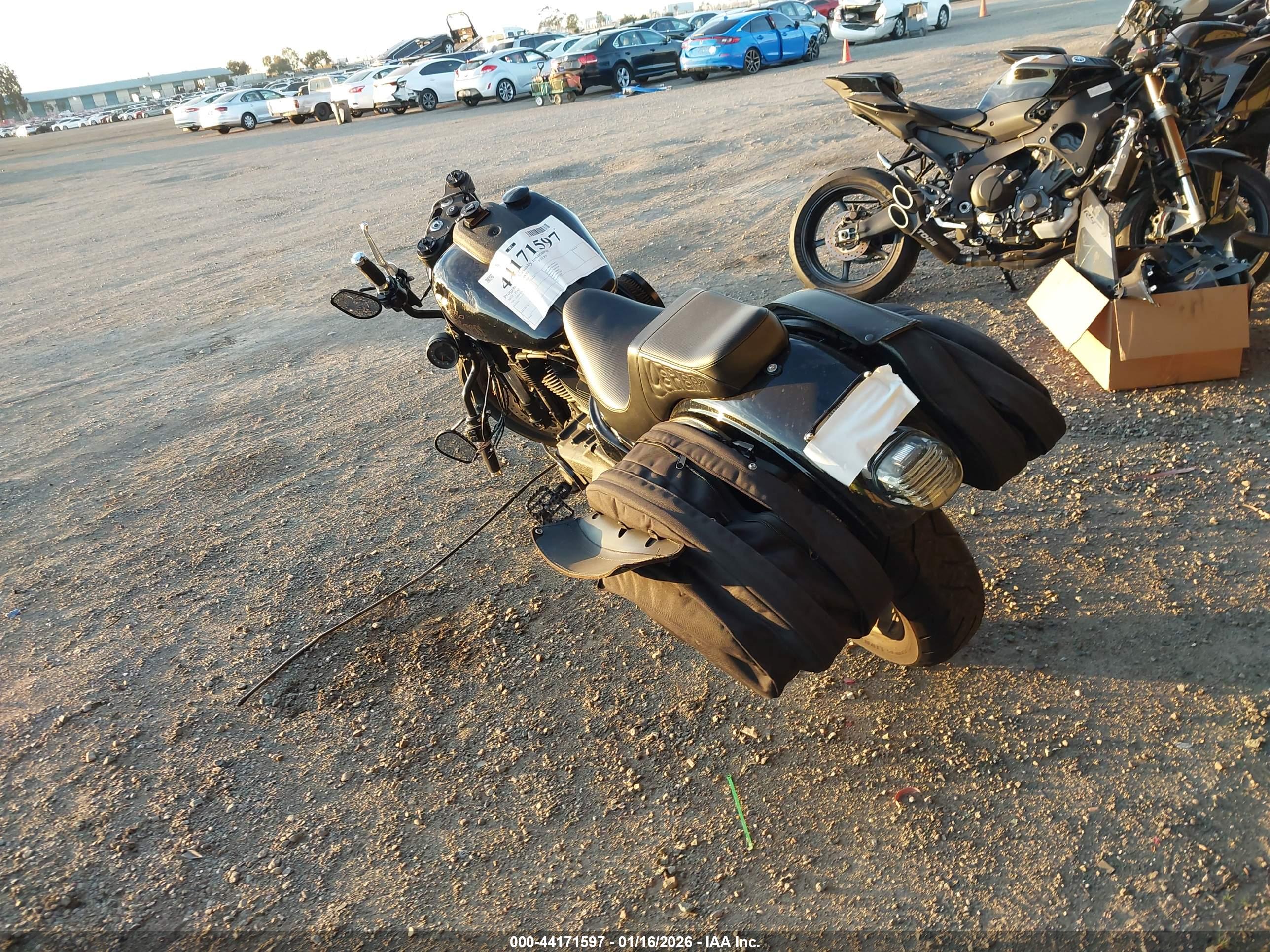 HARLEY-DAVIDSON FXLRS image 3