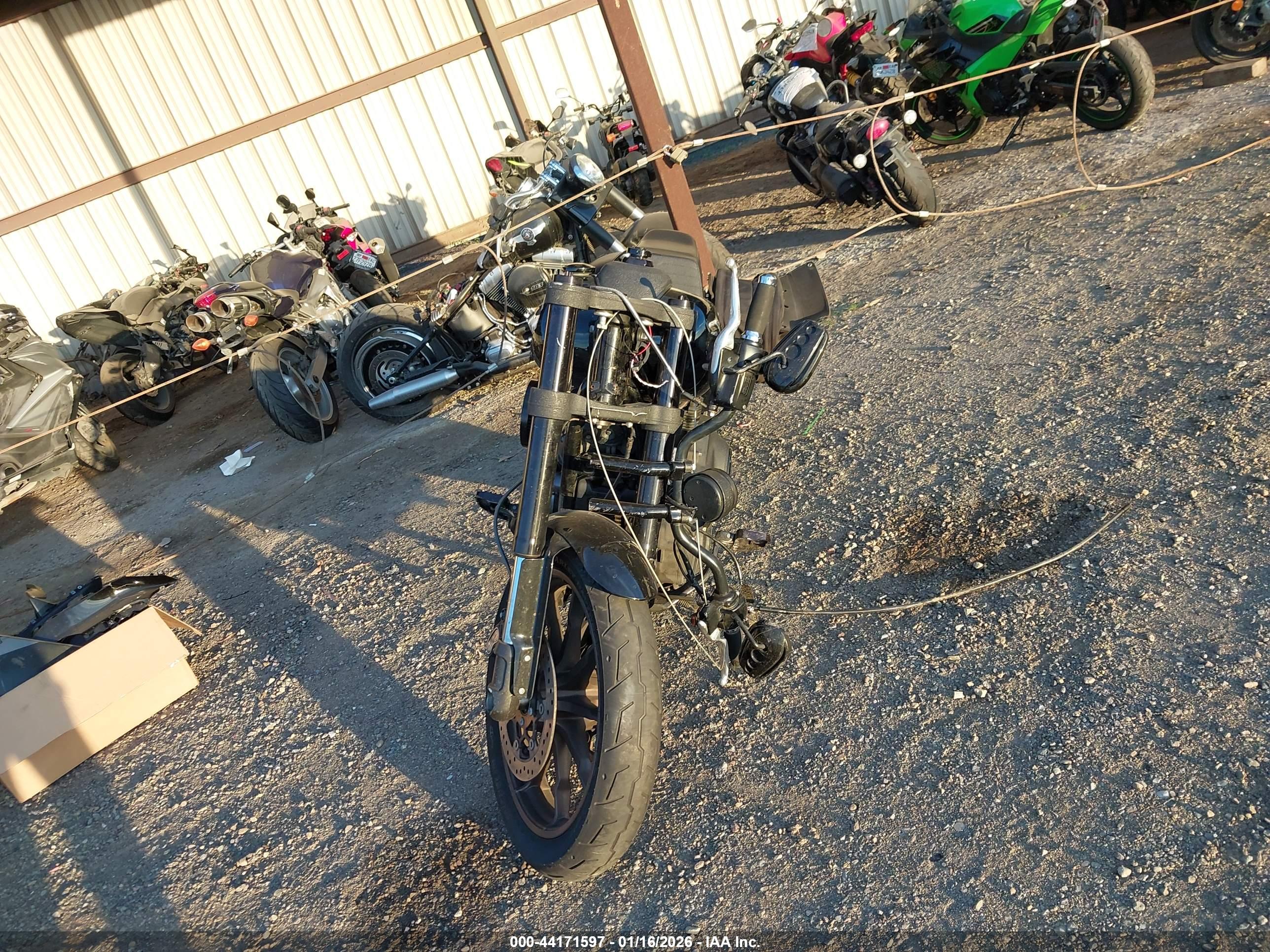 HARLEY-DAVIDSON FXLRS image 5