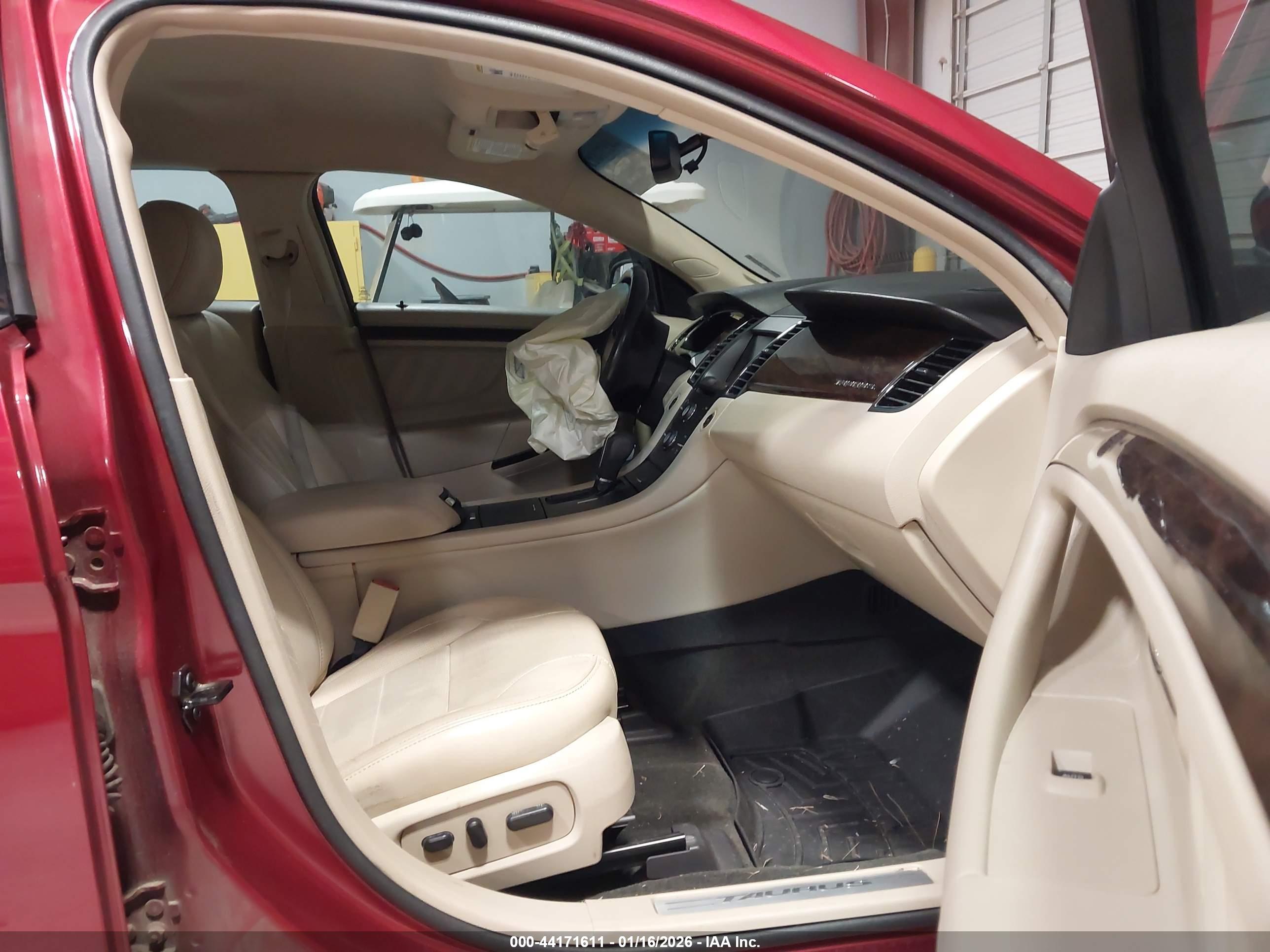 FORD TAURUS image 5