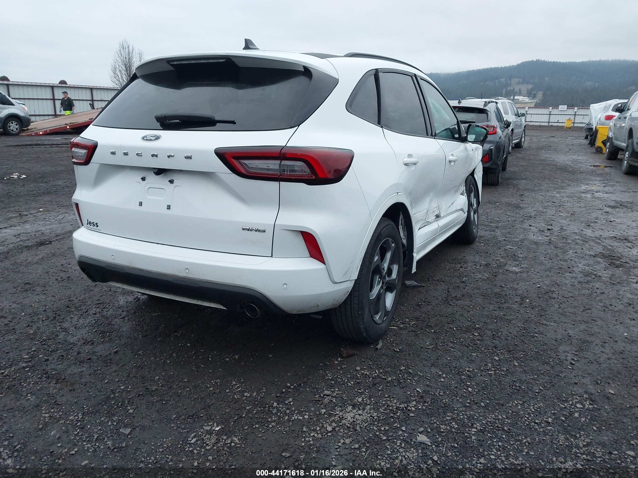 FORD ESCAPE image 4