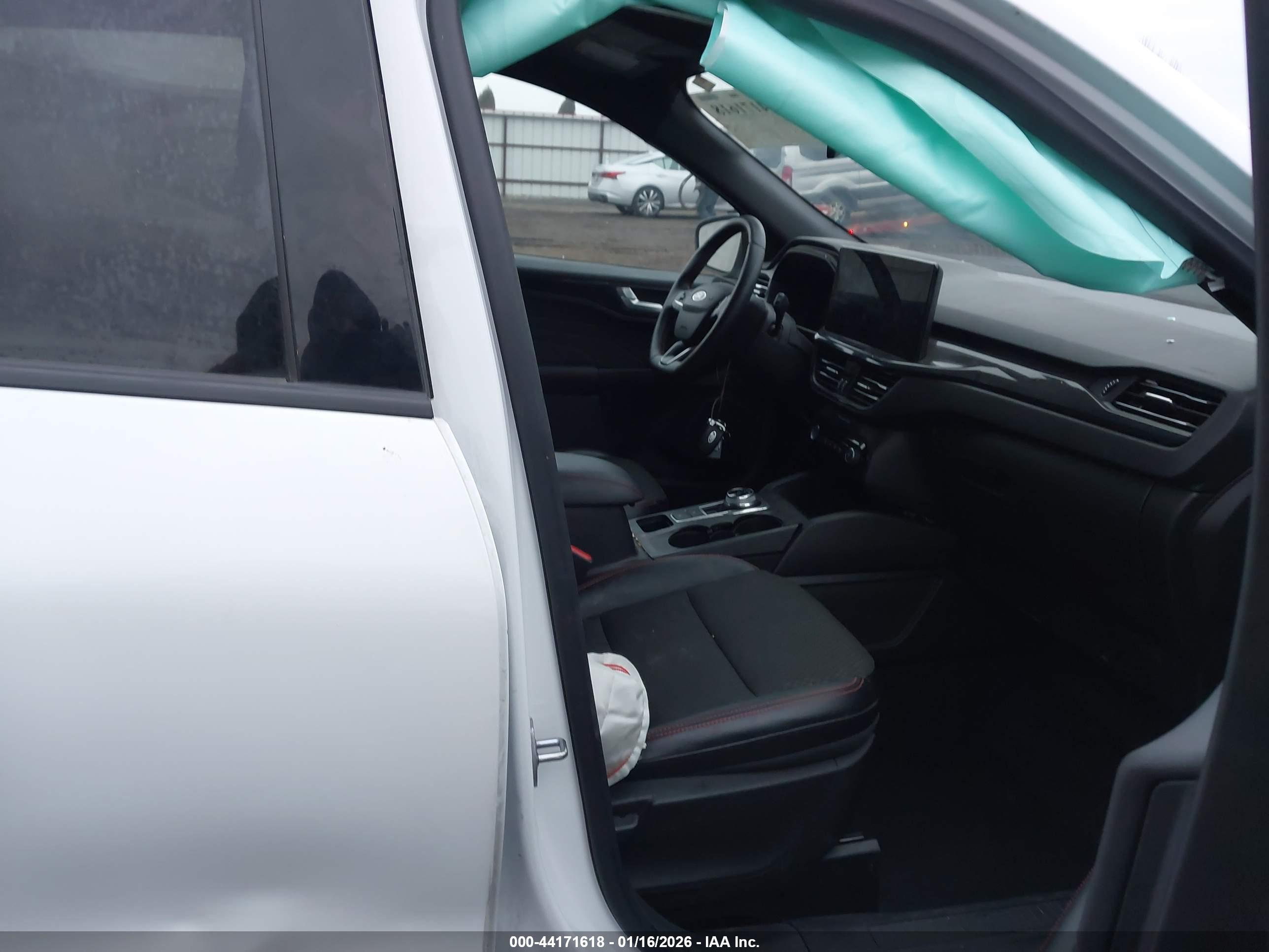 FORD ESCAPE image 5