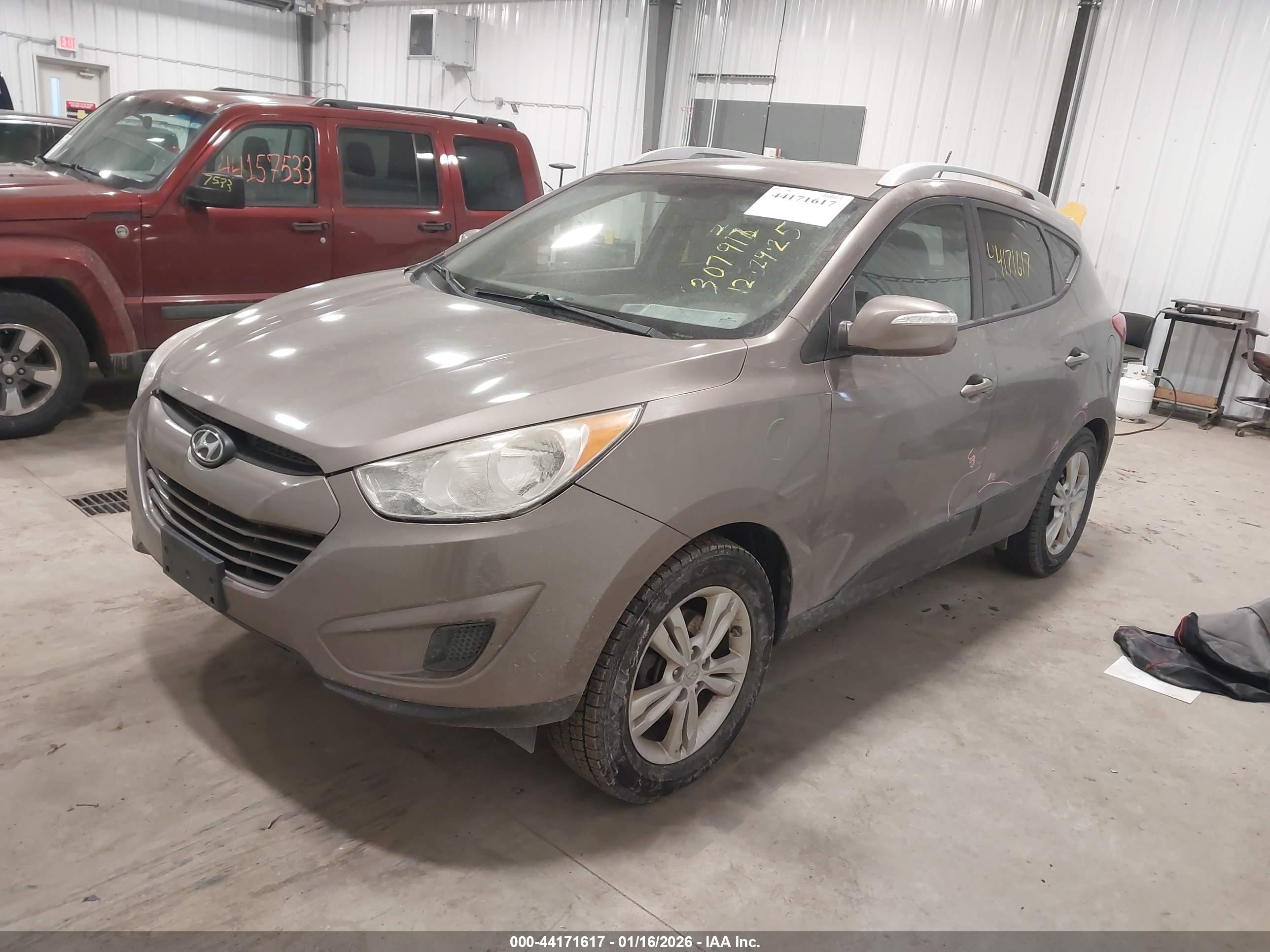 HYUNDAI TUCSON image 2