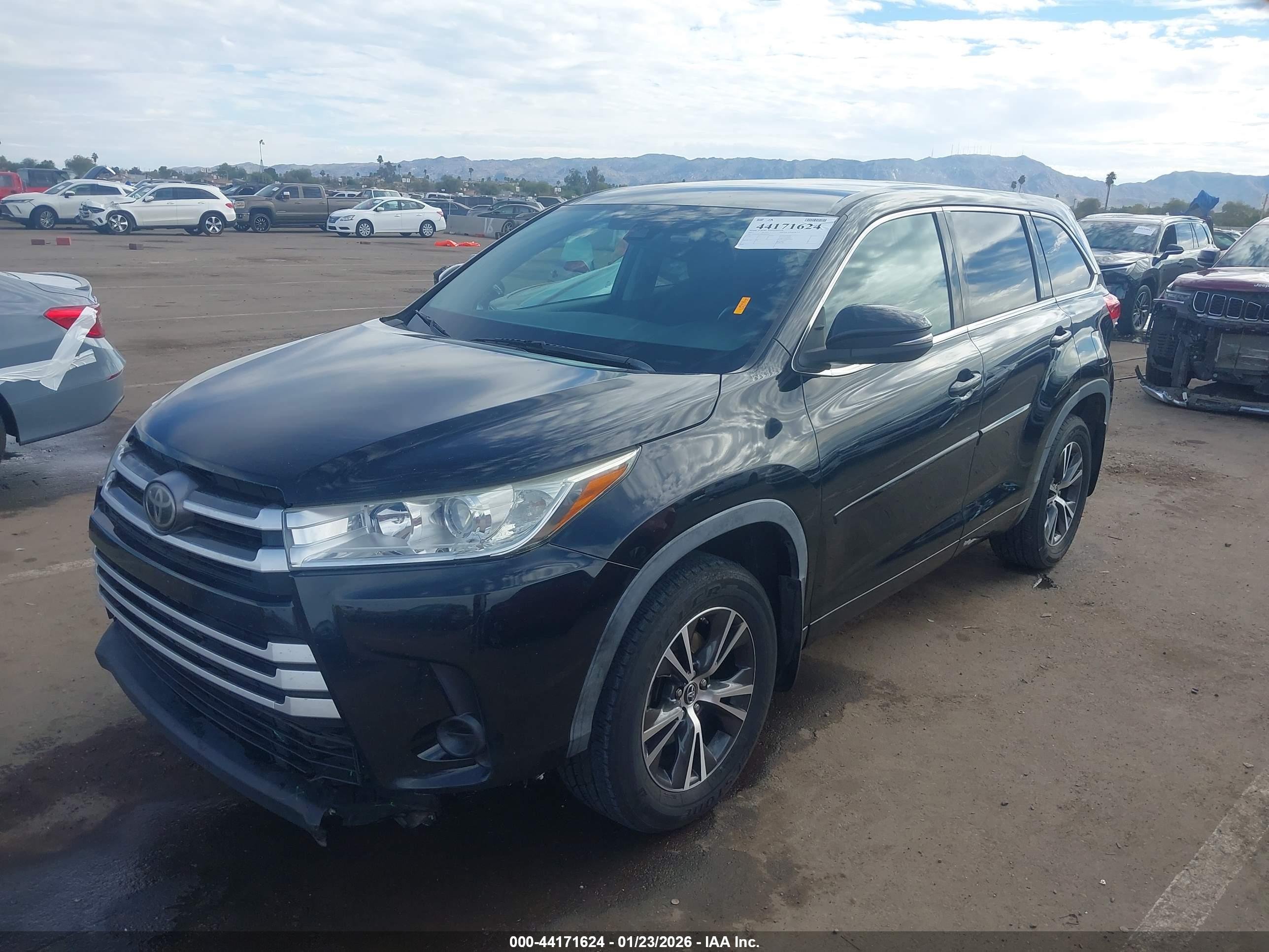 TOYOTA HIGHLANDER image 2