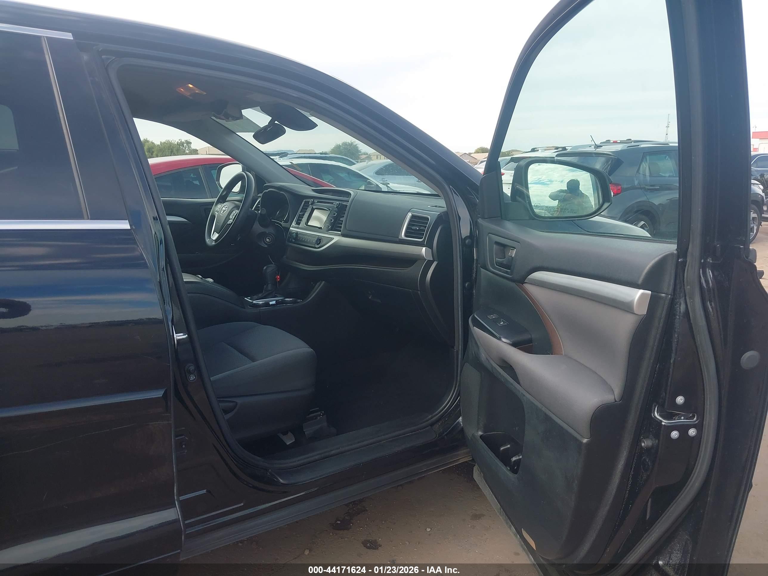 TOYOTA HIGHLANDER image 5