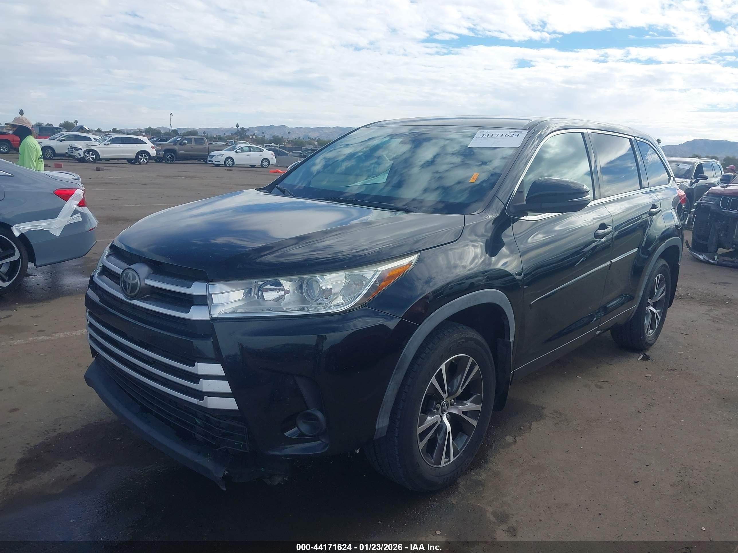 TOYOTA HIGHLANDER image 6