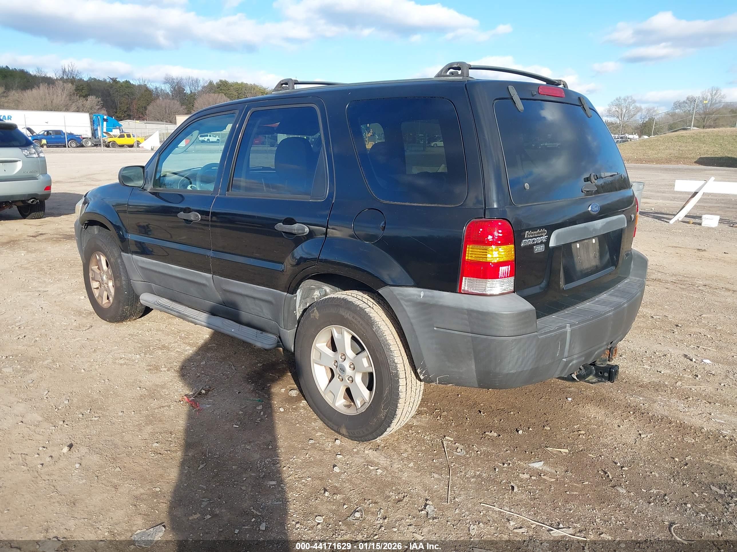 FORD ESCAPE image 3