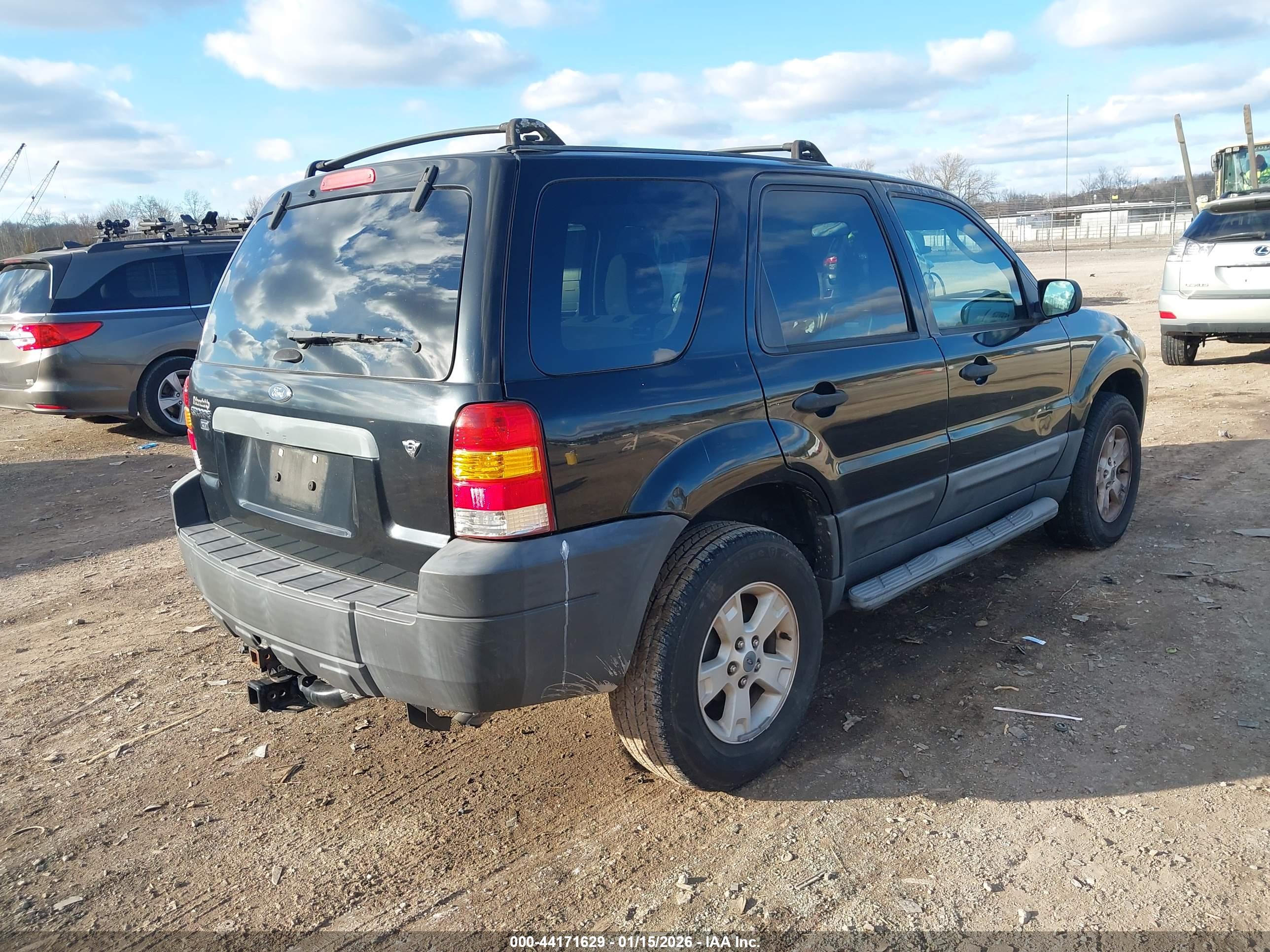 FORD ESCAPE image 4