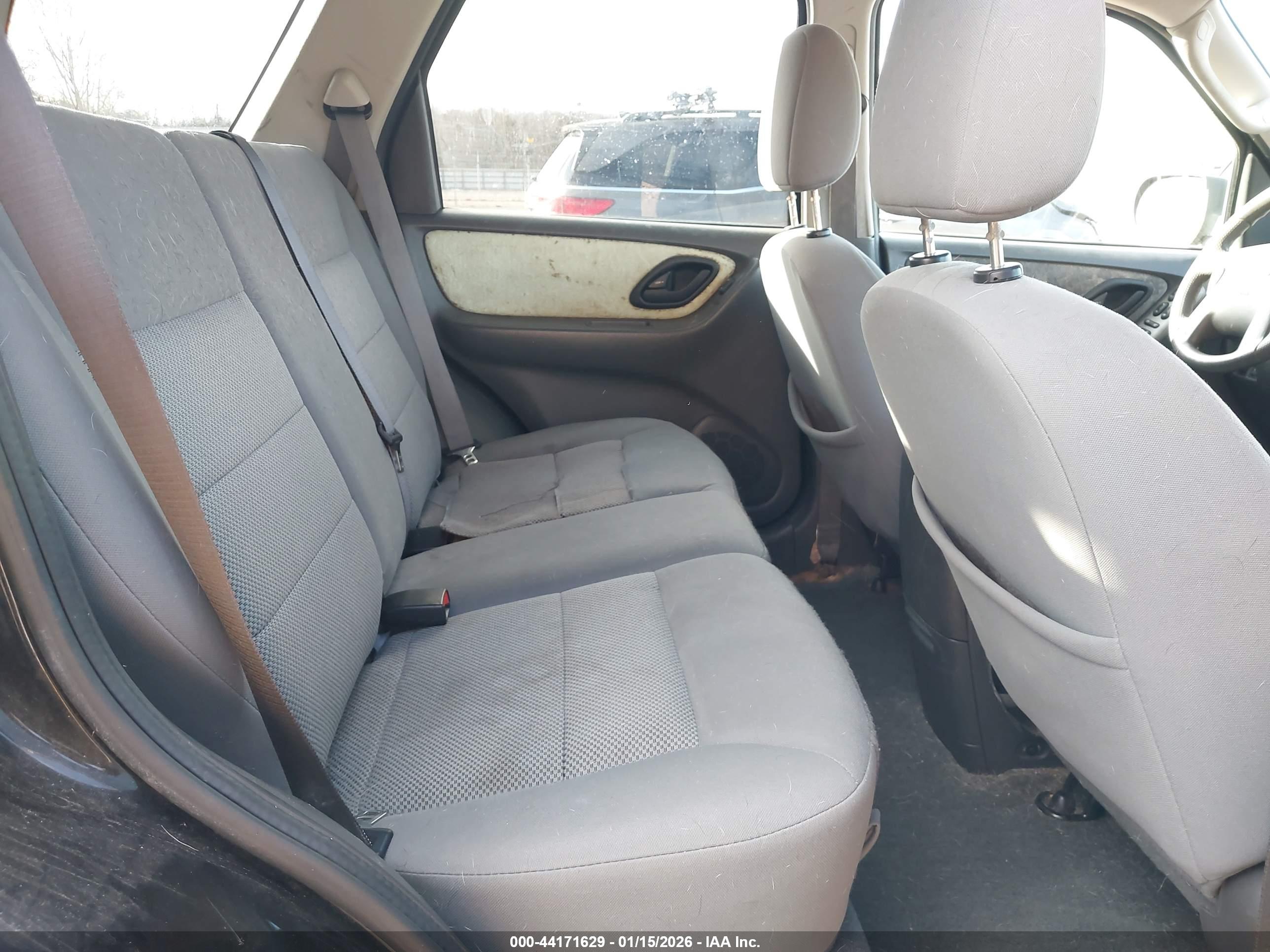 FORD ESCAPE image 8