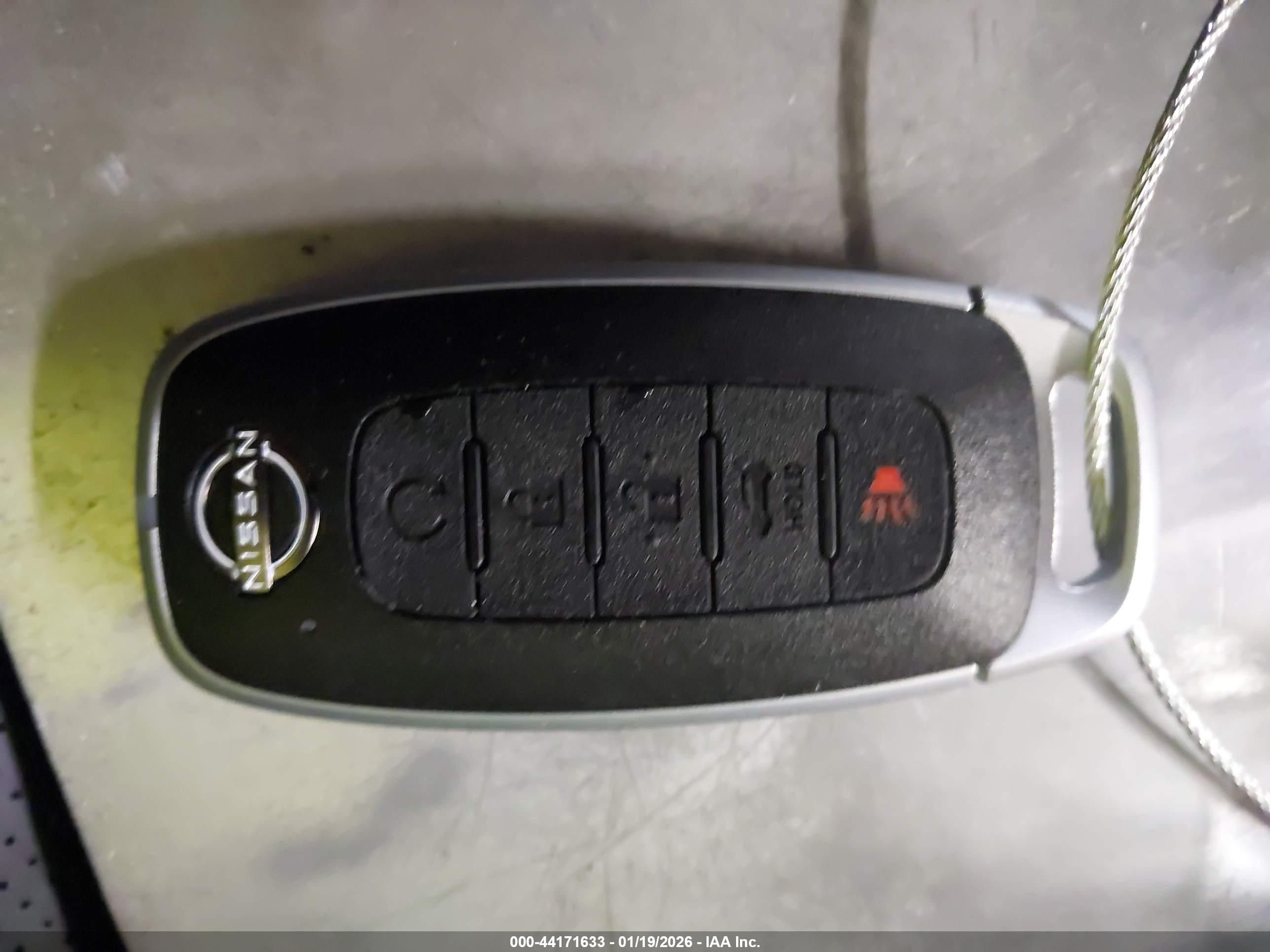 NISSAN ROGUE image 11