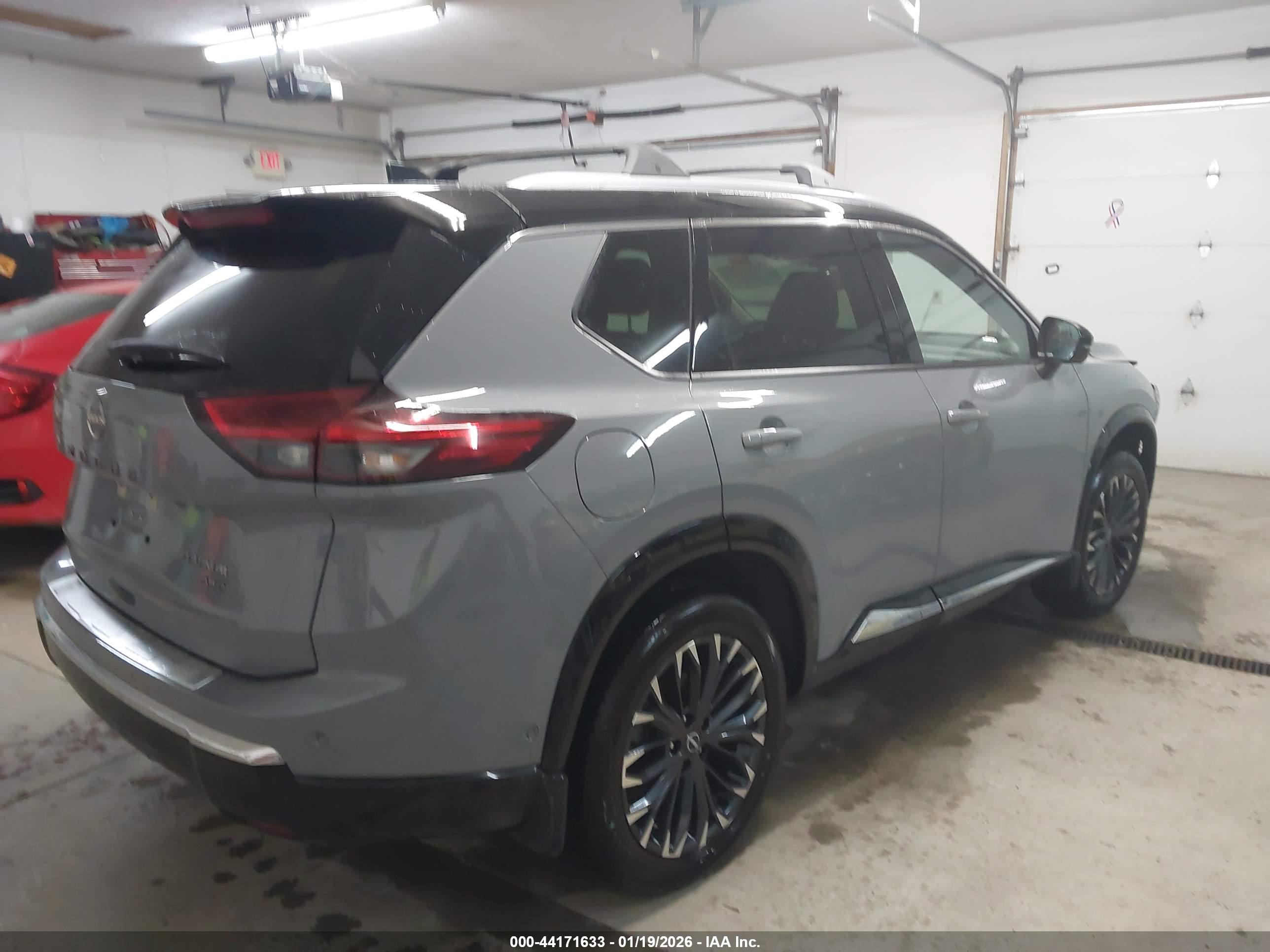 NISSAN ROGUE image 4