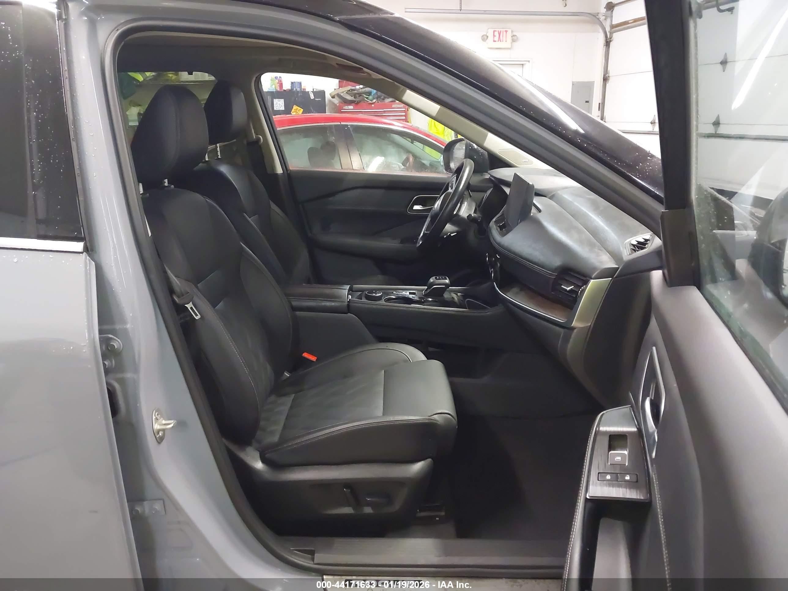 NISSAN ROGUE image 5