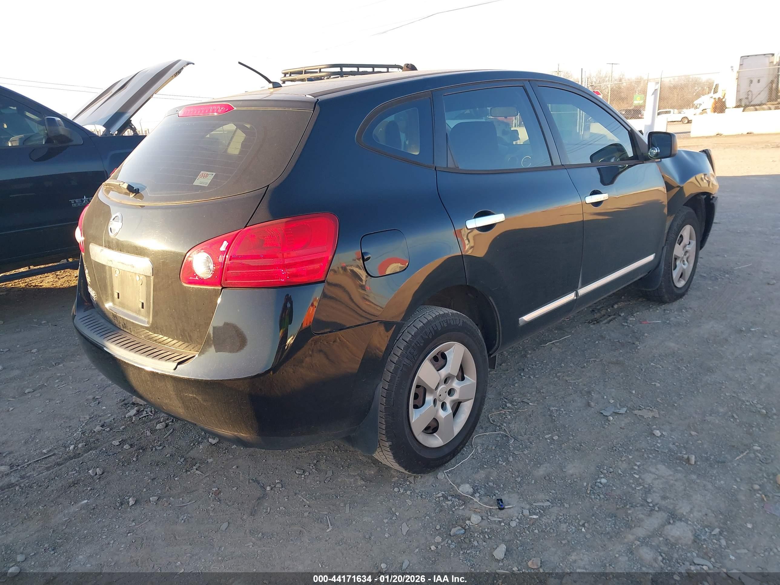 NISSAN ROGUE image 4