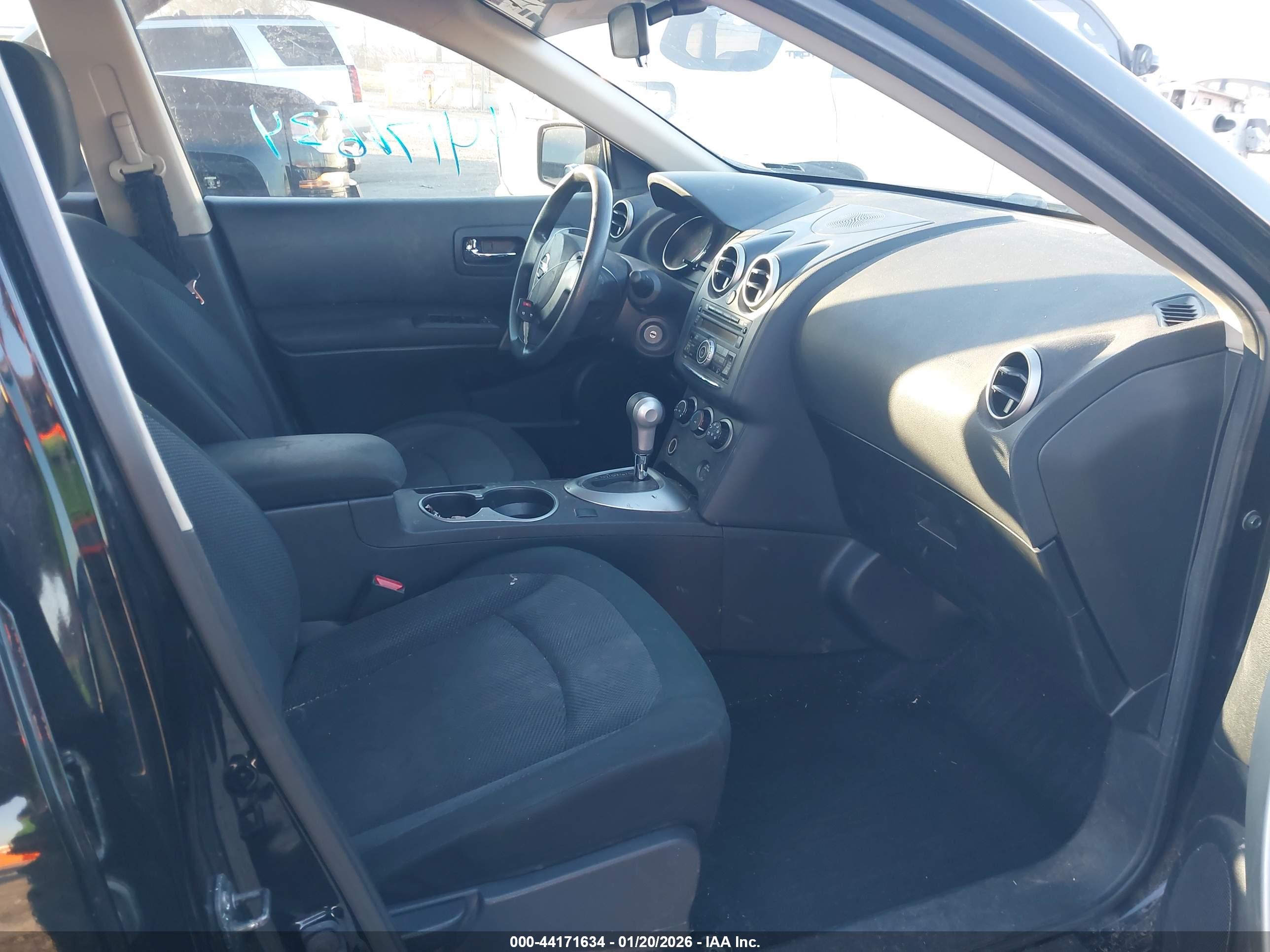 NISSAN ROGUE image 5