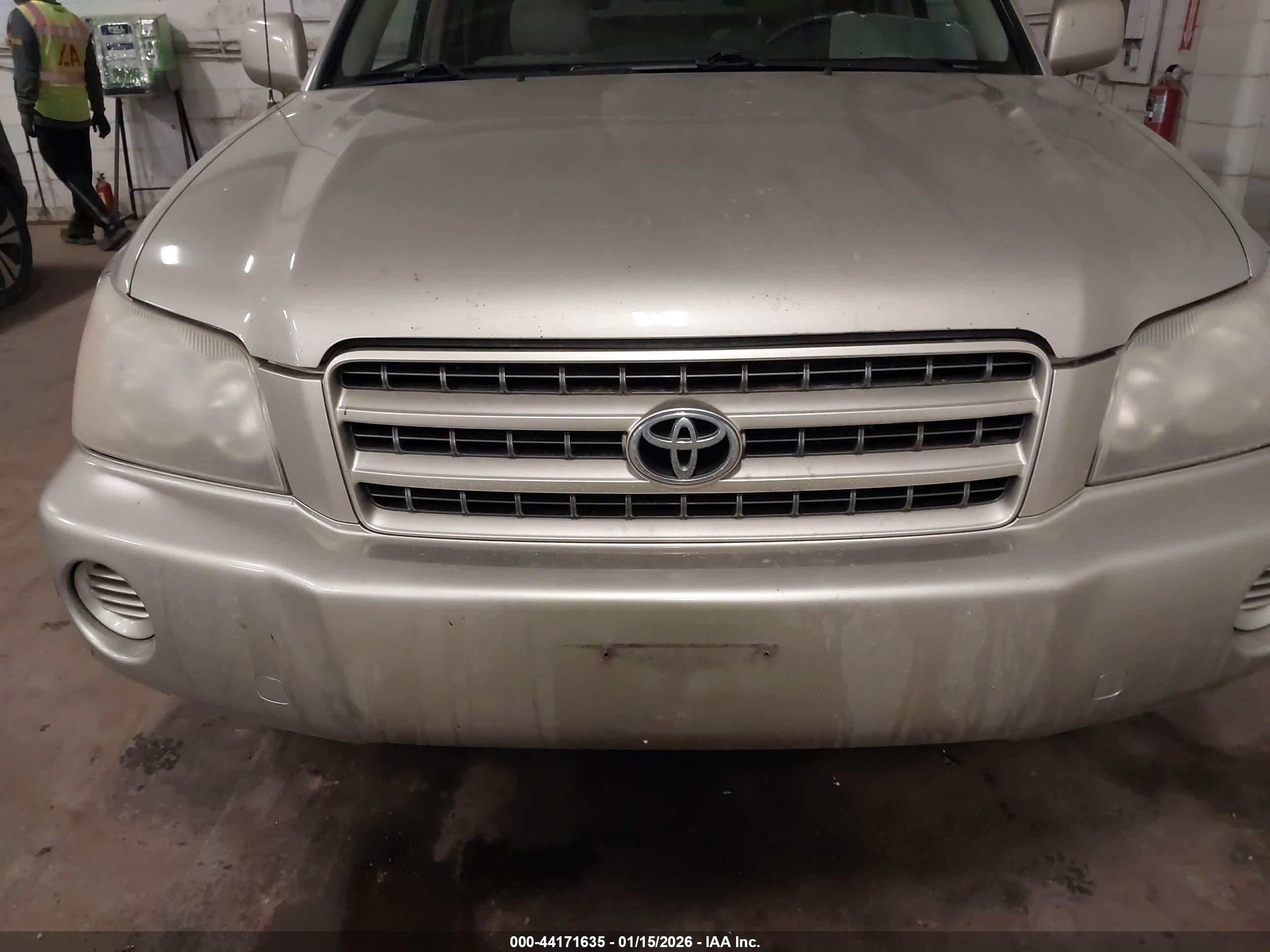 TOYOTA HIGHLANDER image 6