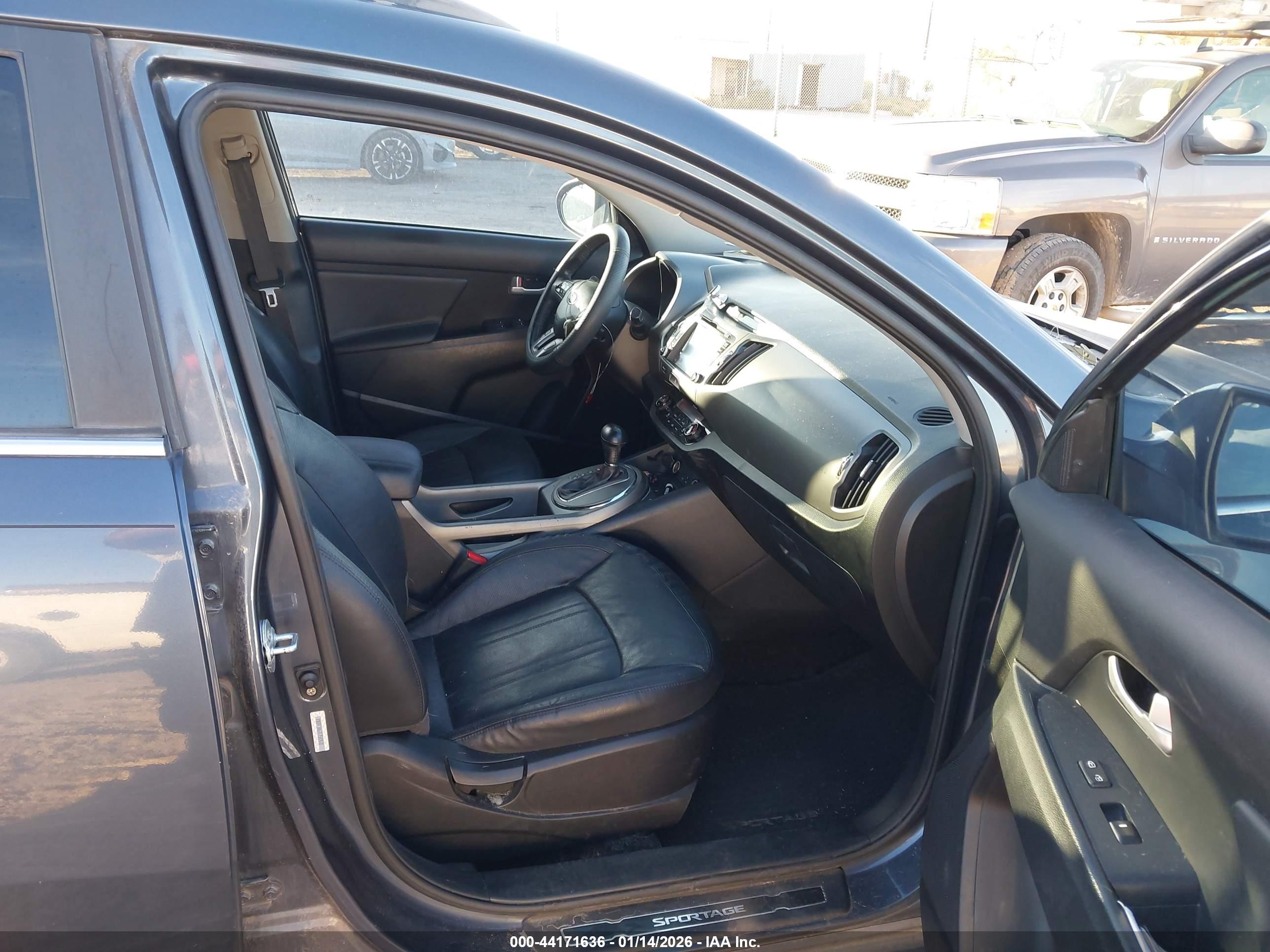 KIA SPORTAGE image 5