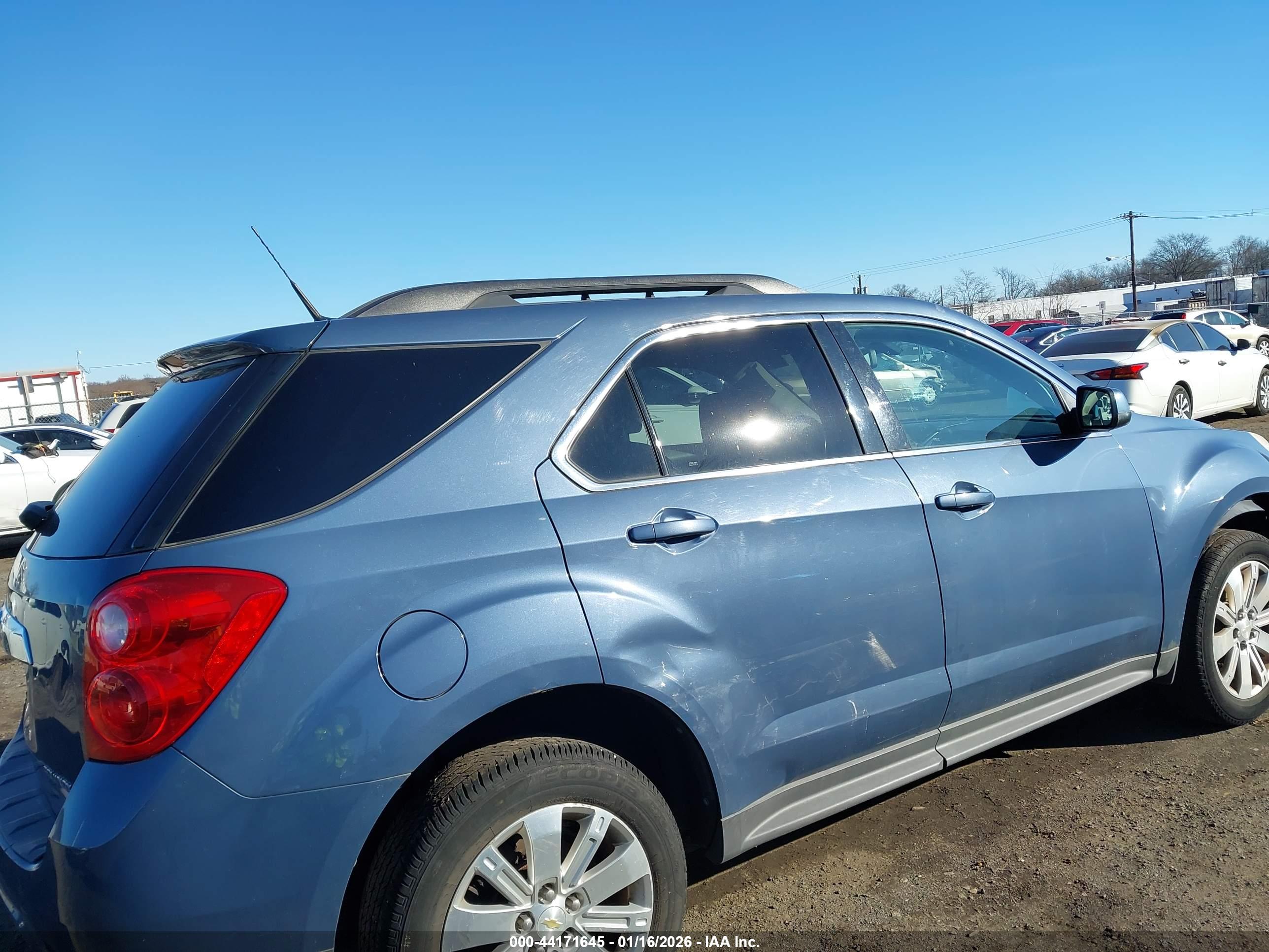 CHEVROLET EQUINOX image 4