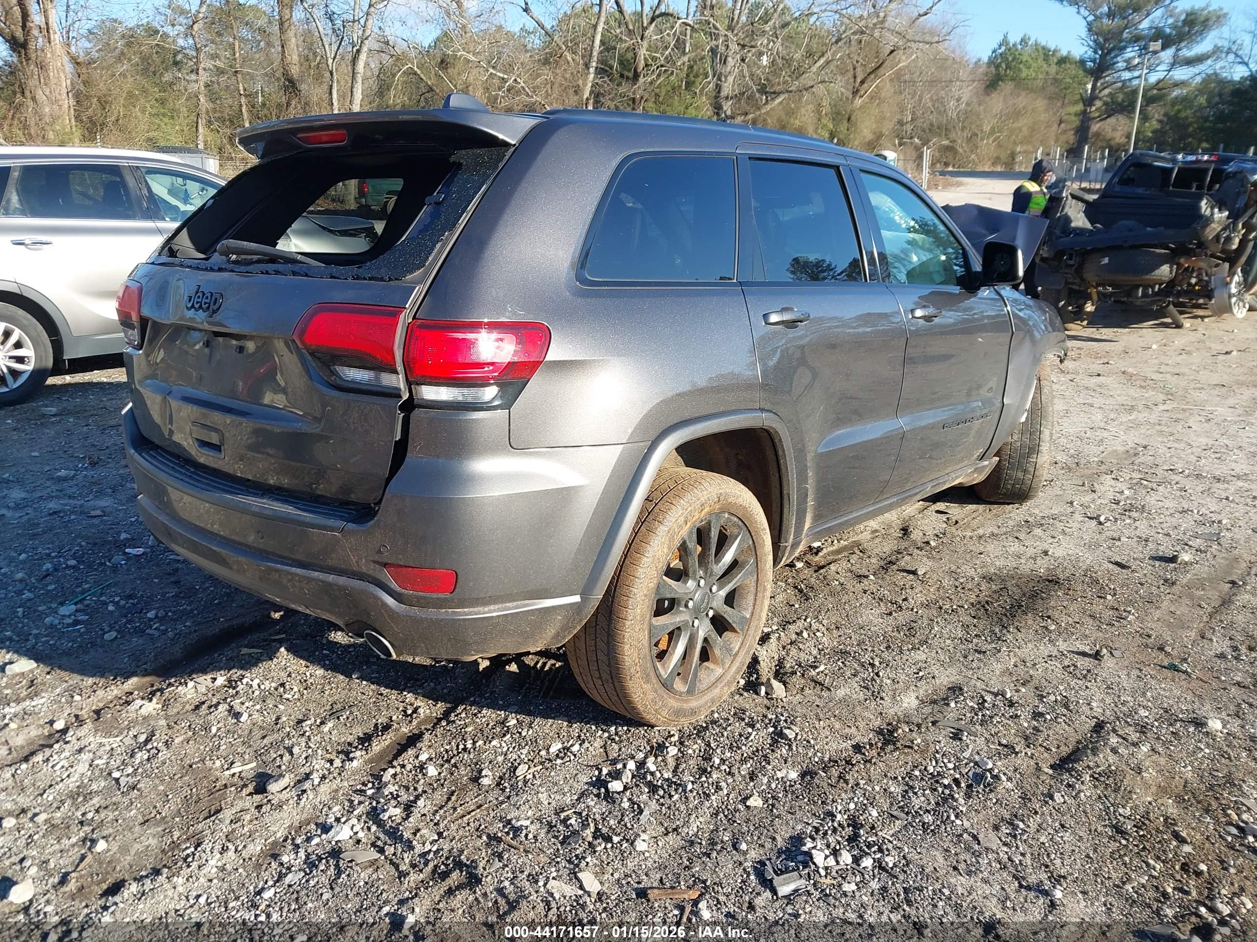 JEEP GRAND image 4