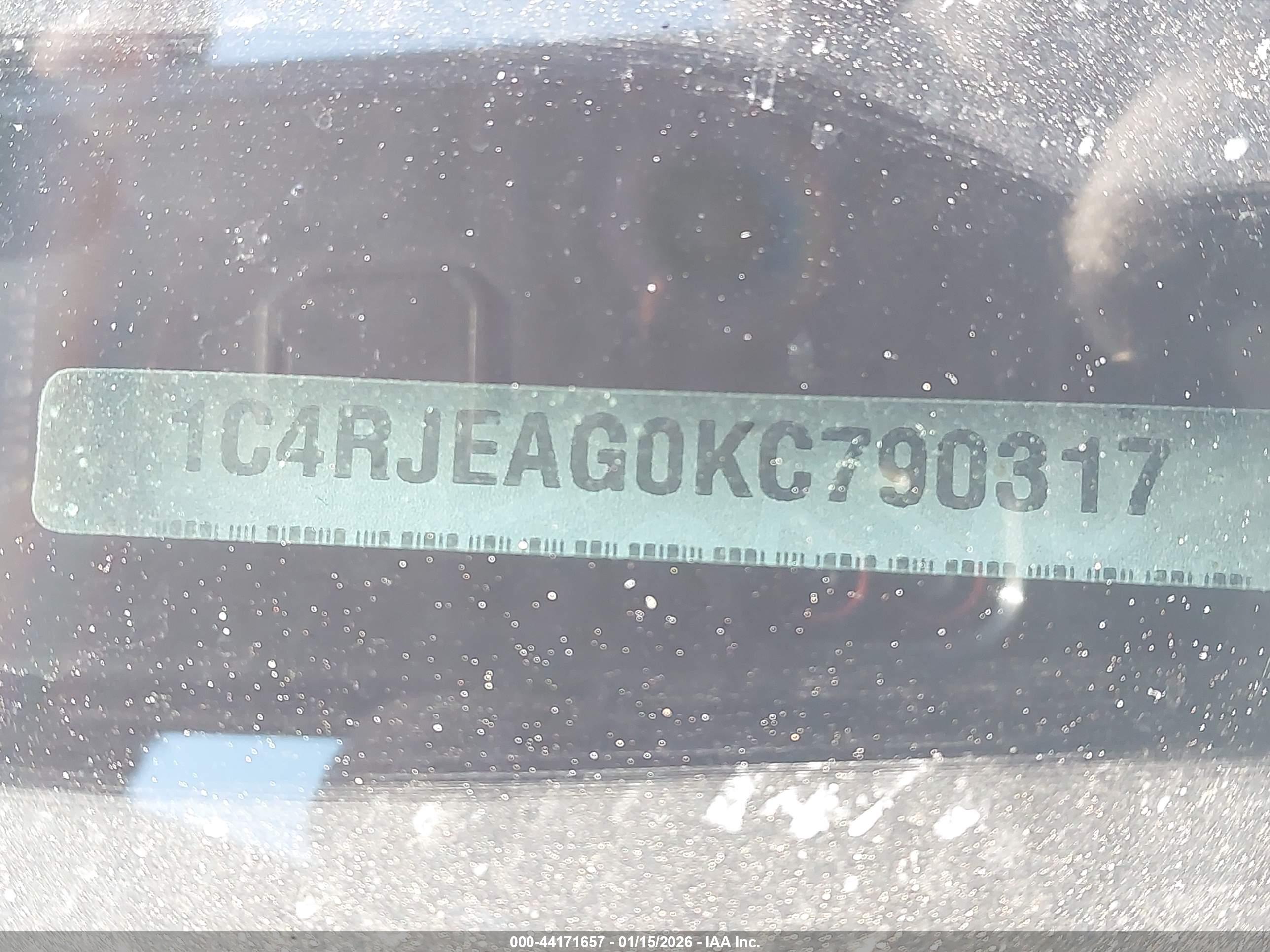 JEEP GRAND image 9