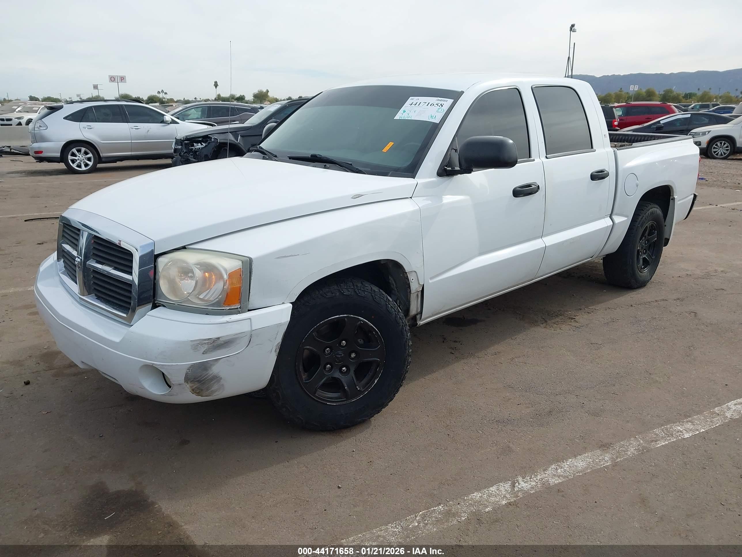 DODGE DAKOTA image 2