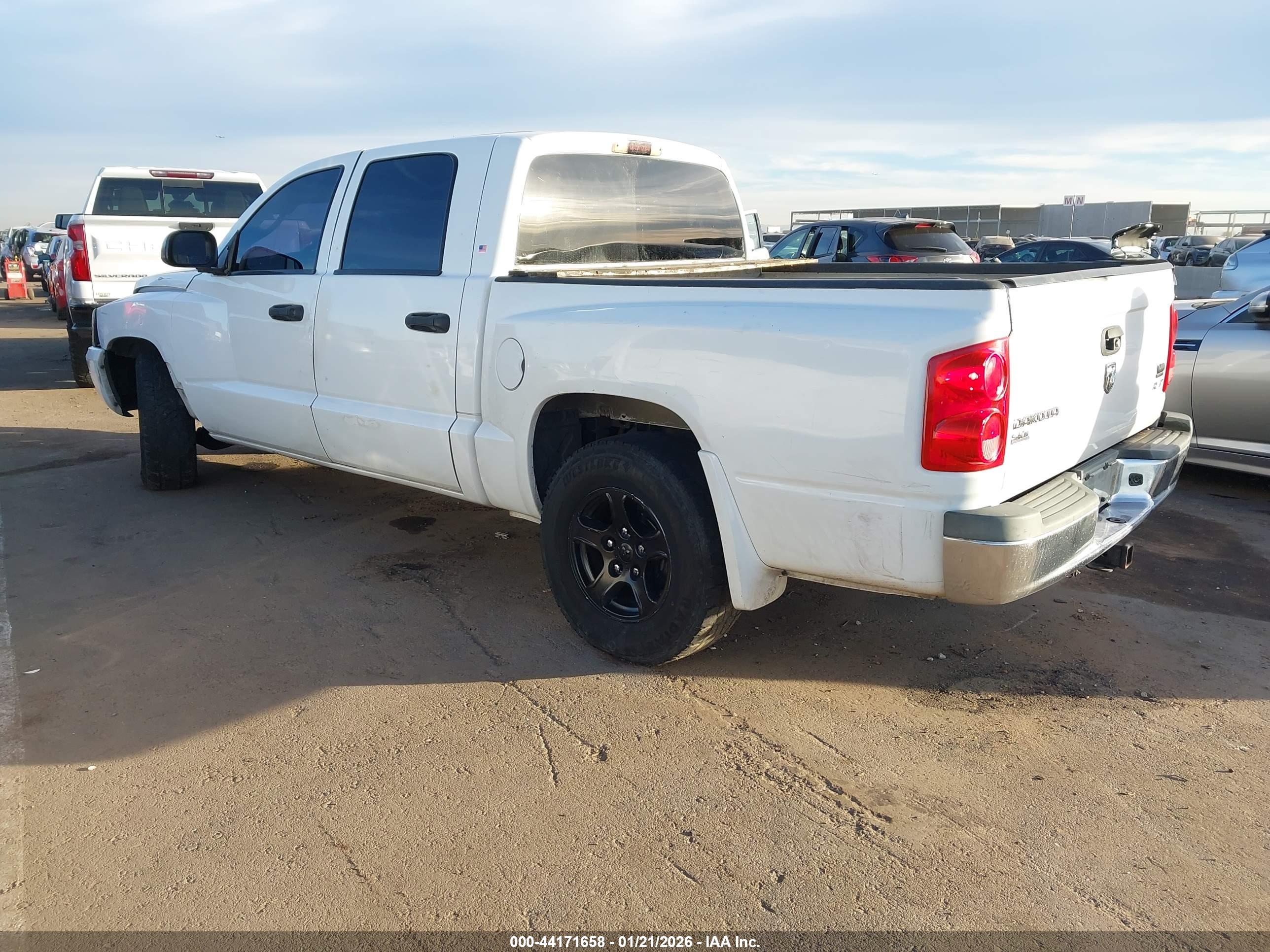 DODGE DAKOTA image 3