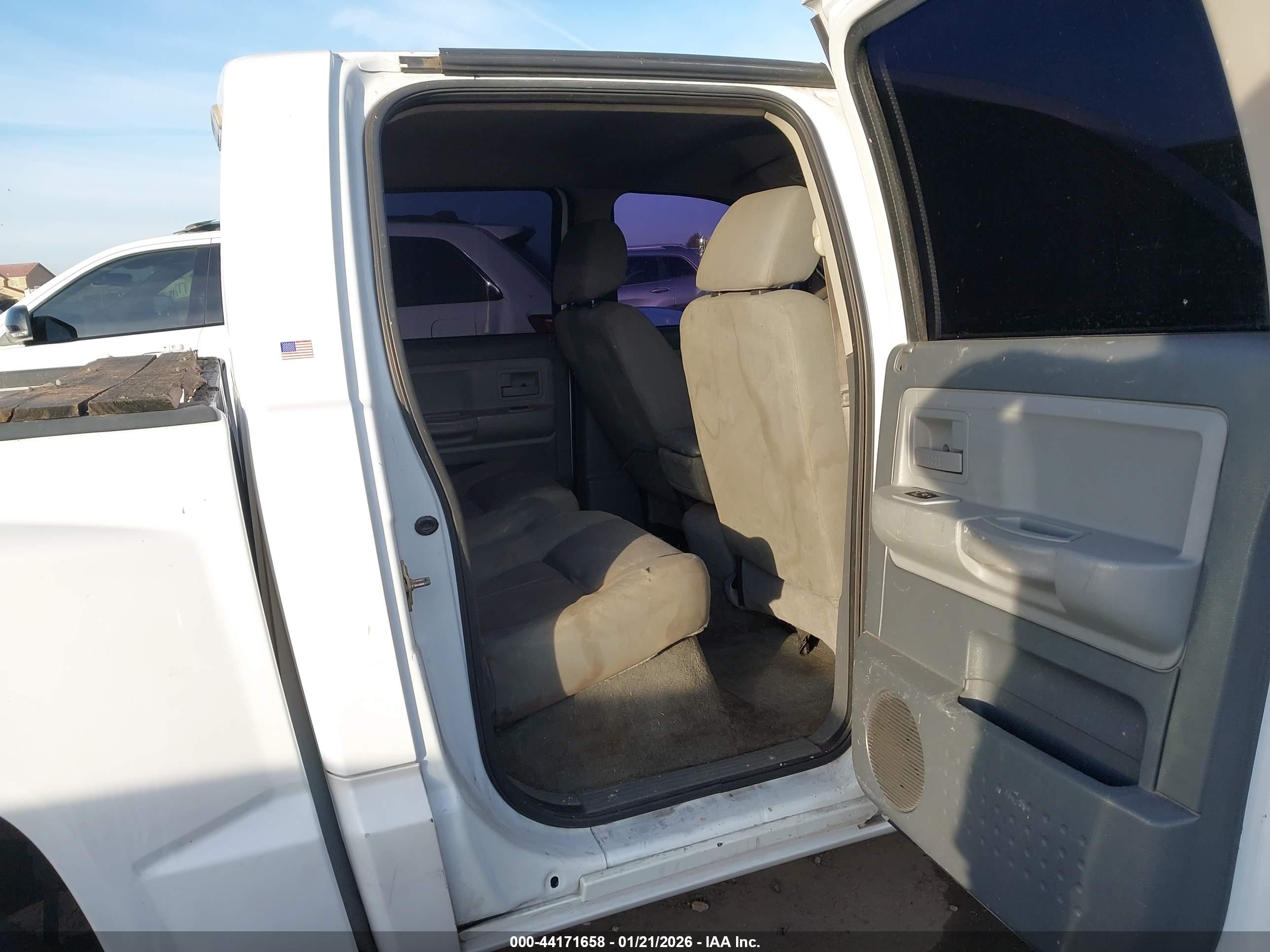 DODGE DAKOTA image 8