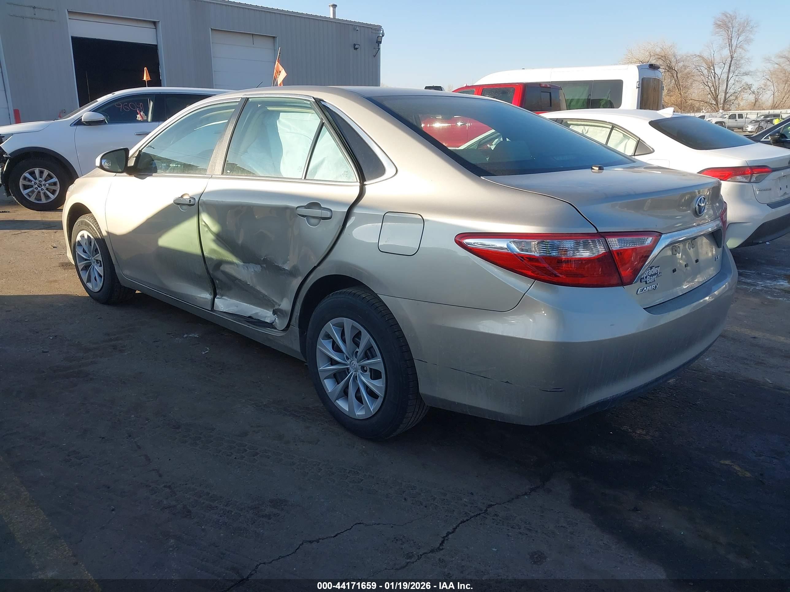 TOYOTA CAMRY image 3