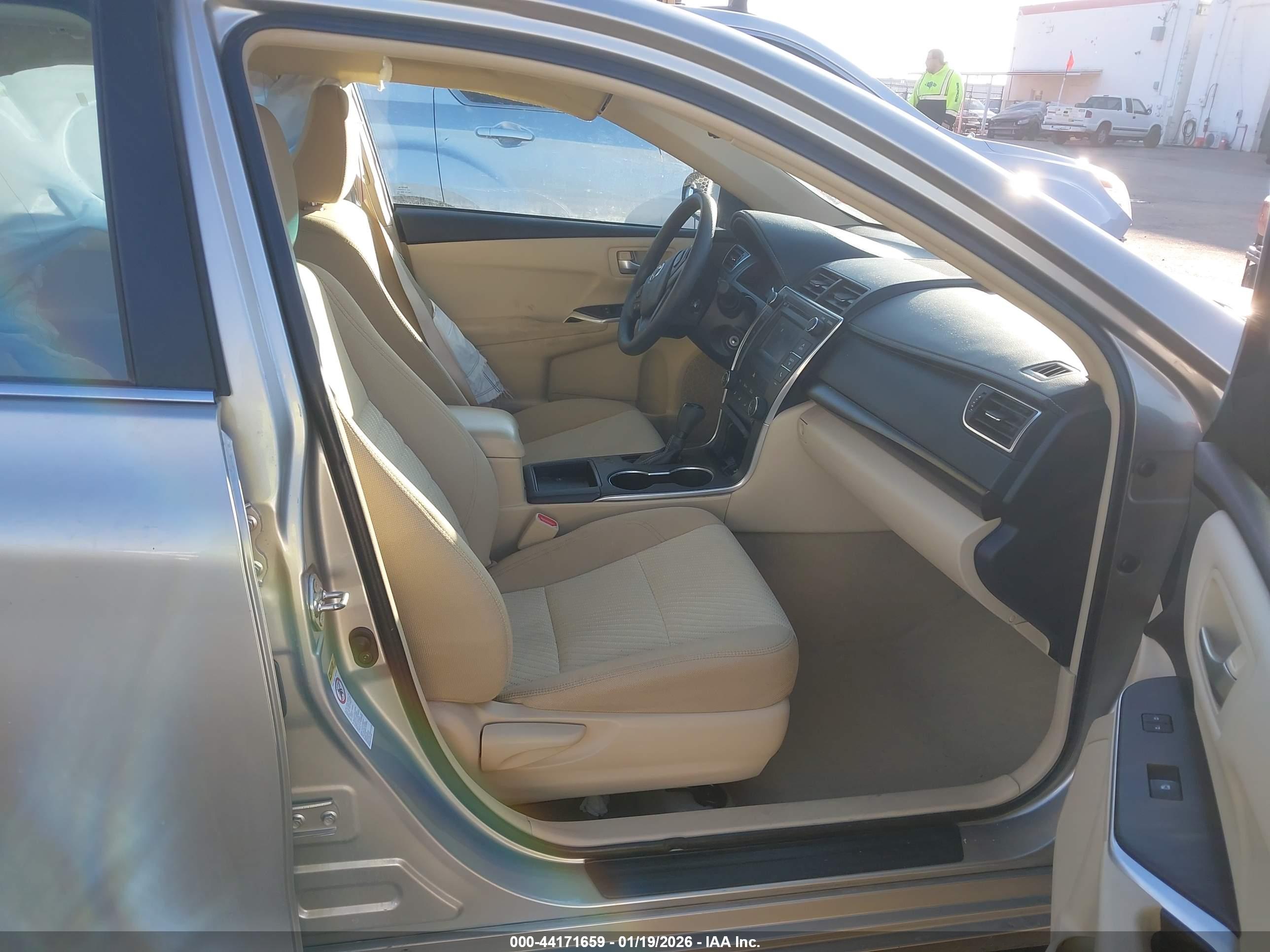 TOYOTA CAMRY image 5