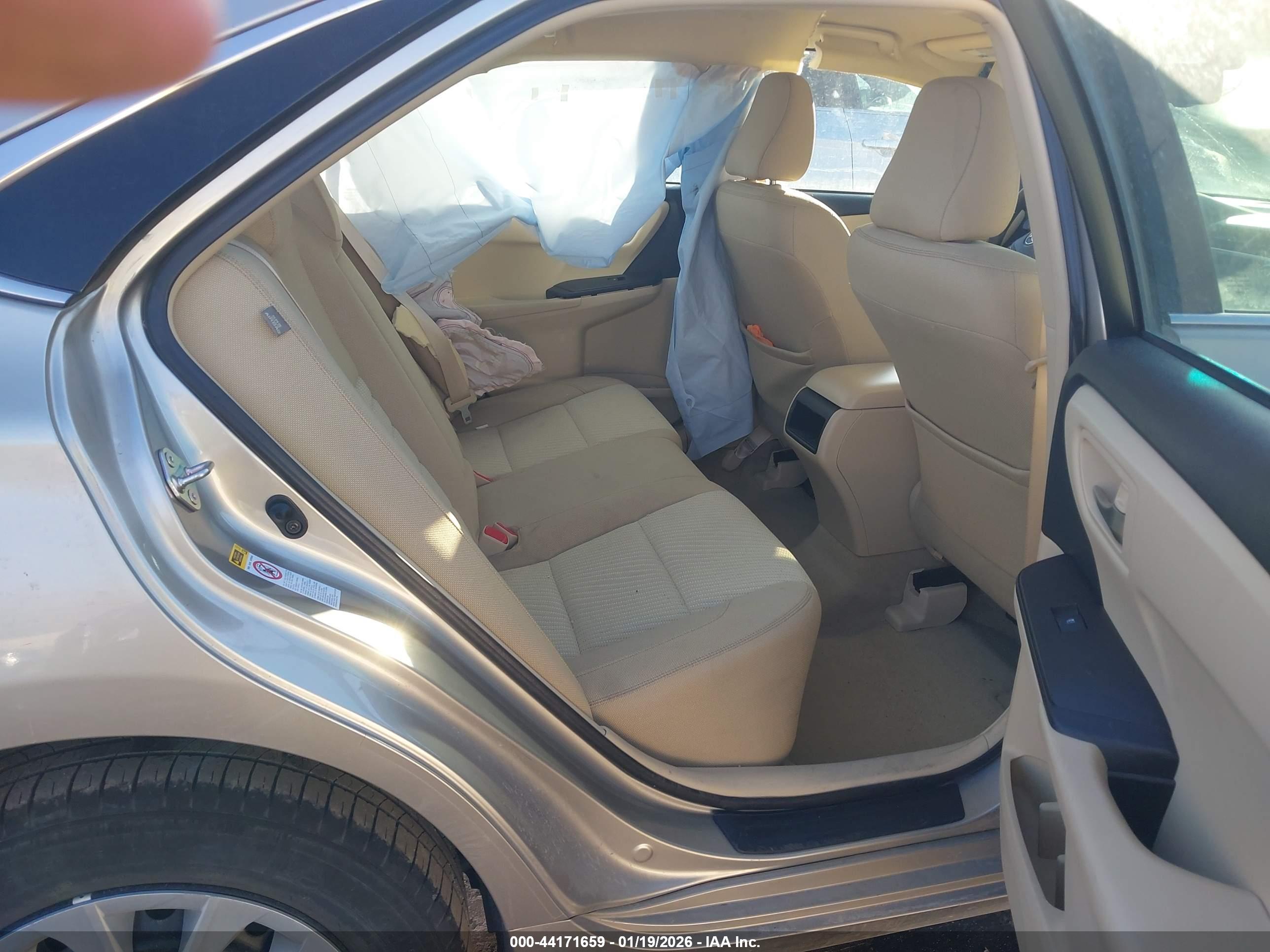 TOYOTA CAMRY image 8