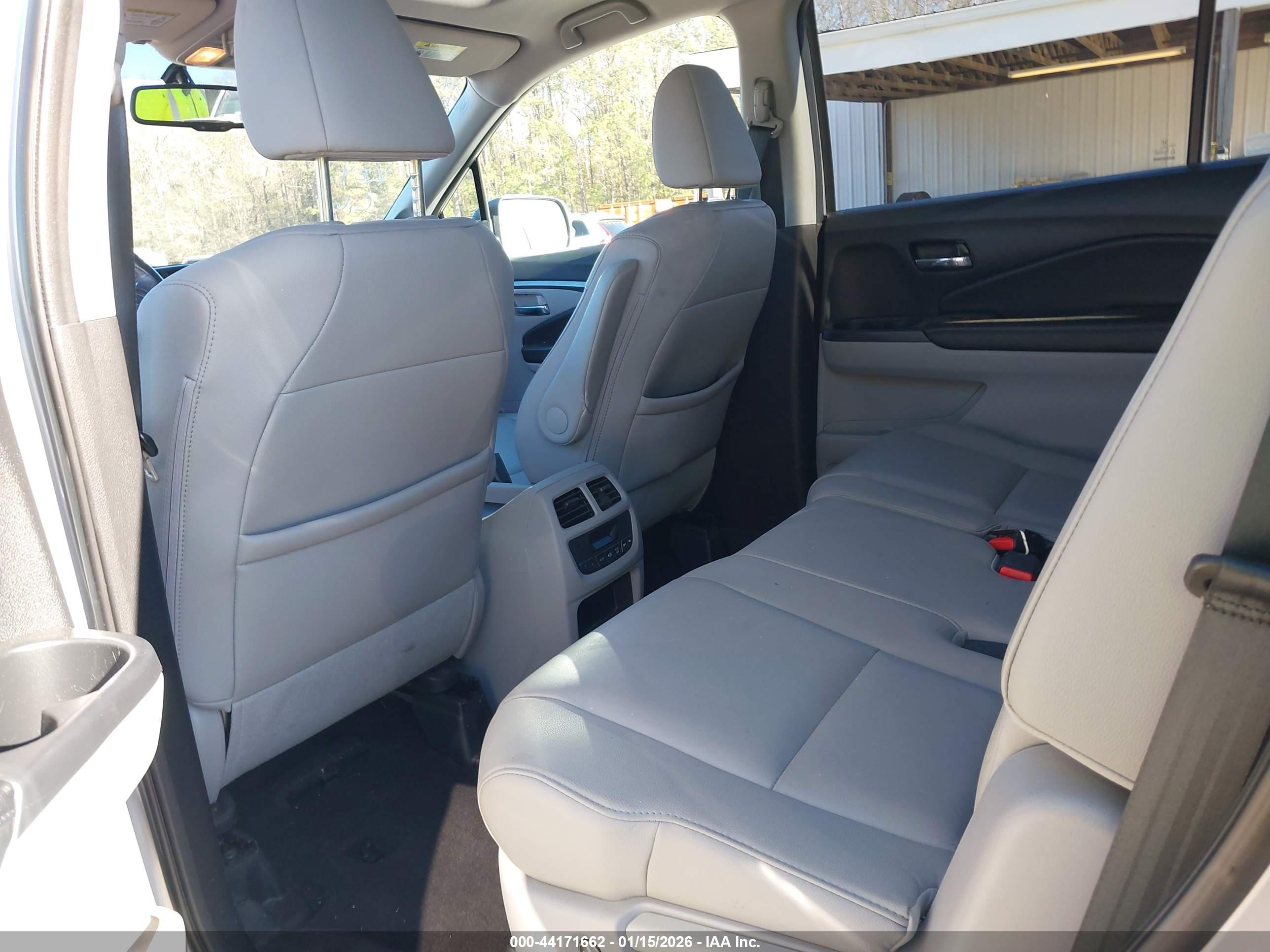HONDA PILOT image 8