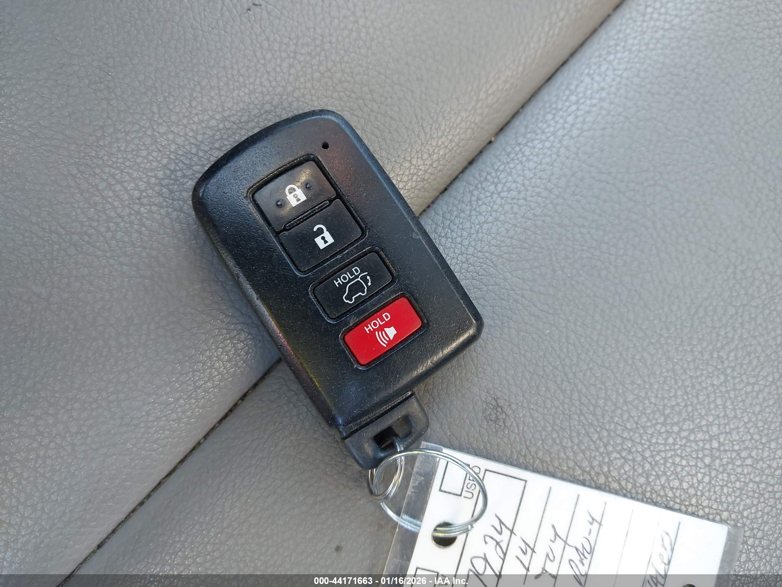 TOYOTA RAV4 image 11