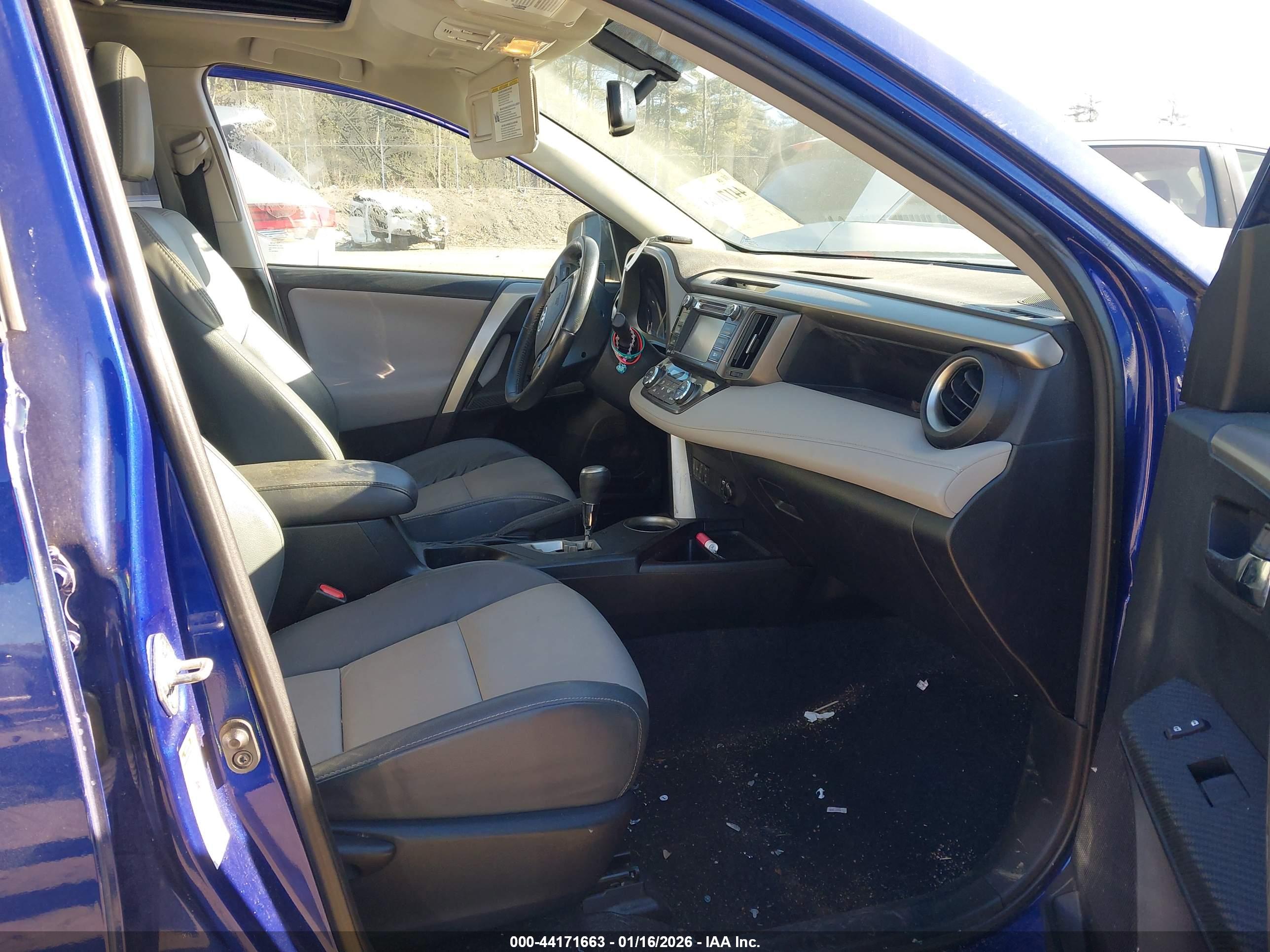 TOYOTA RAV4 image 5