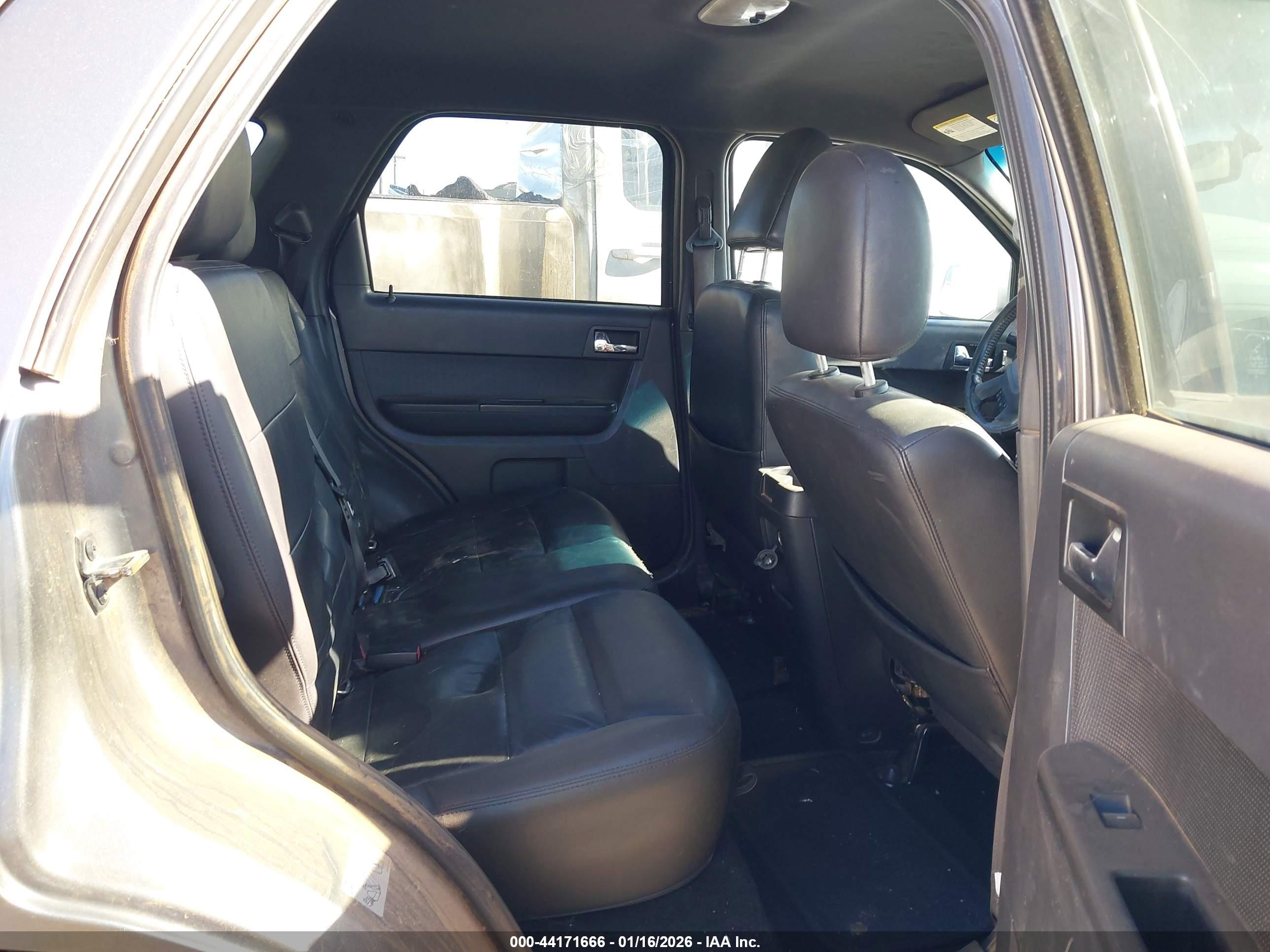 FORD ESCAPE image 8