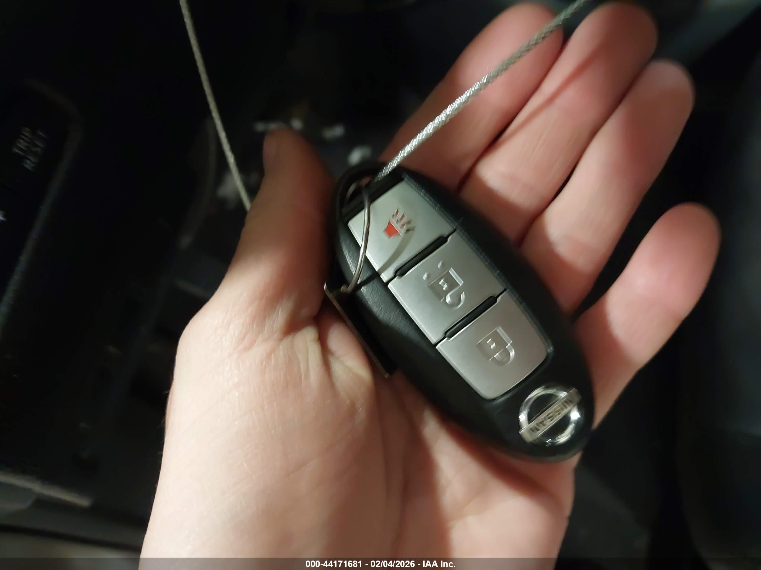 NISSAN ROGUE image 11