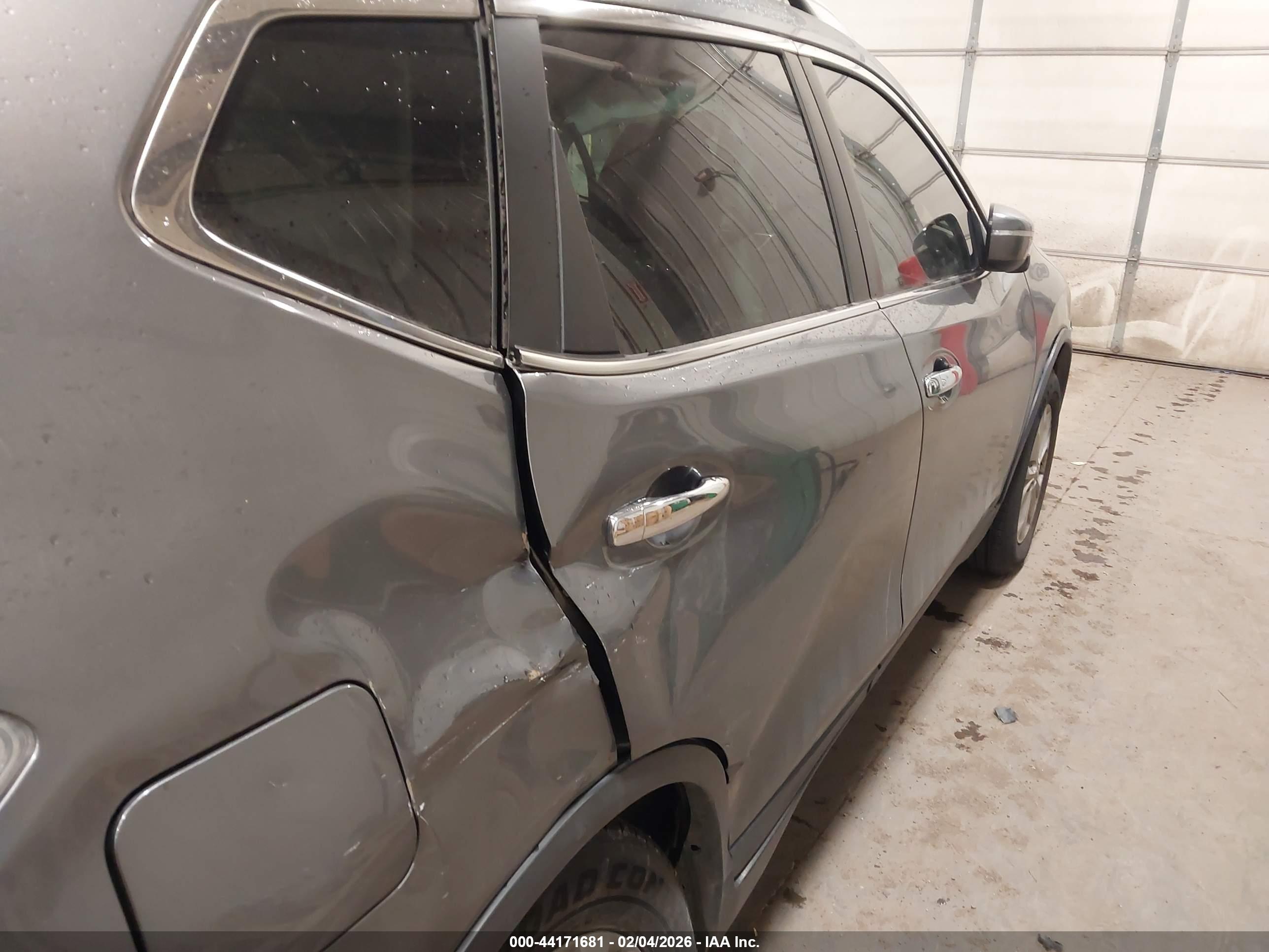 NISSAN ROGUE image 6