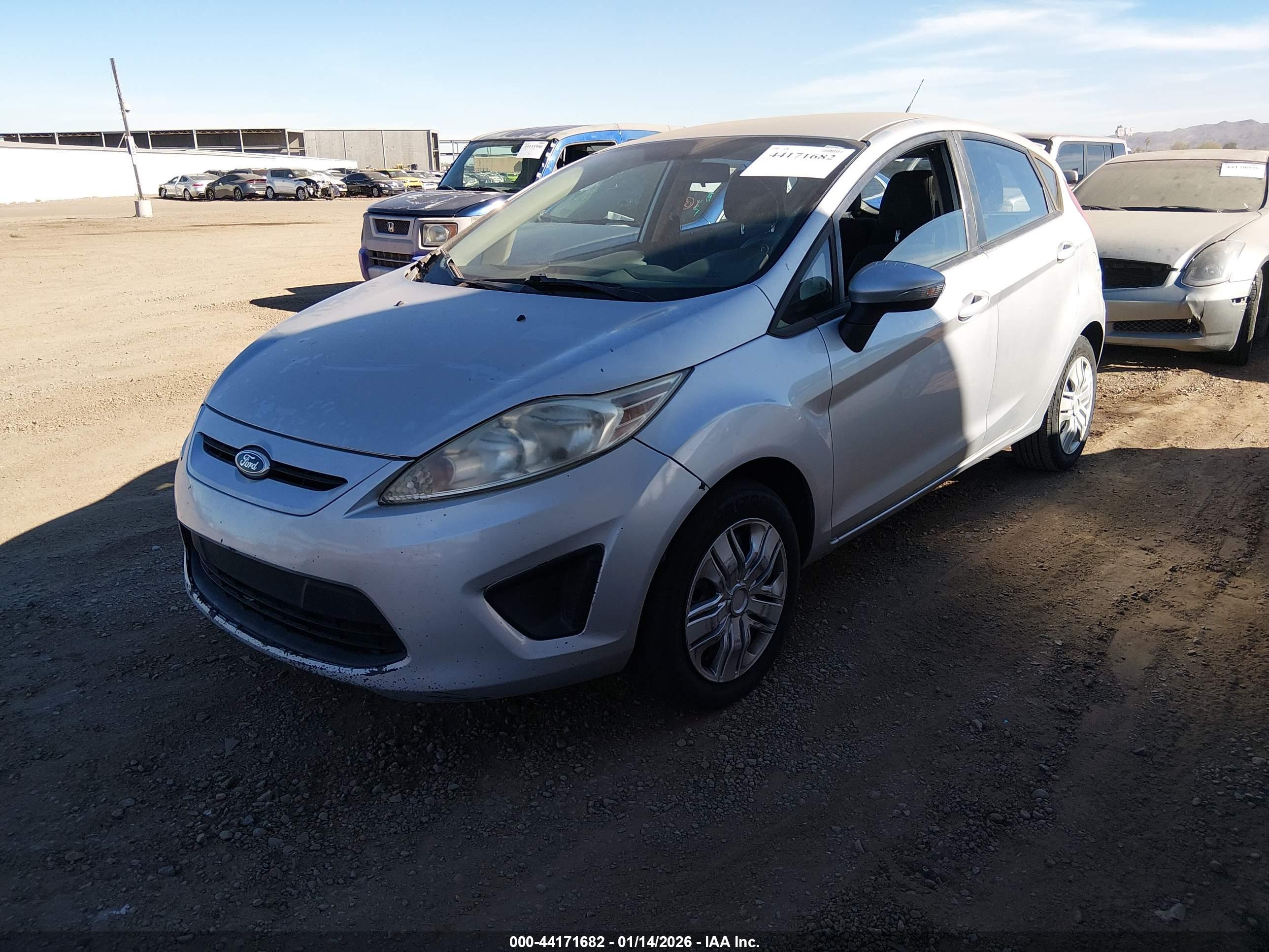FORD FIESTA image 6