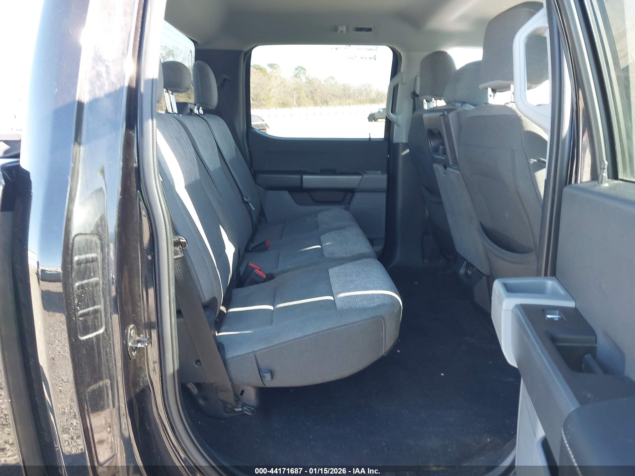 FORD F-150 image 8