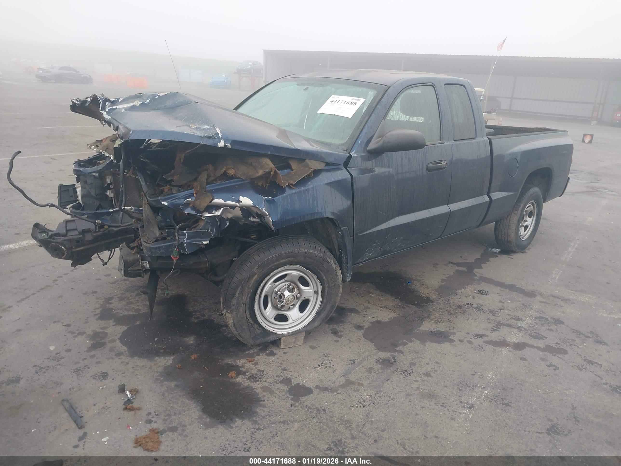 DODGE DAKOTA image 2