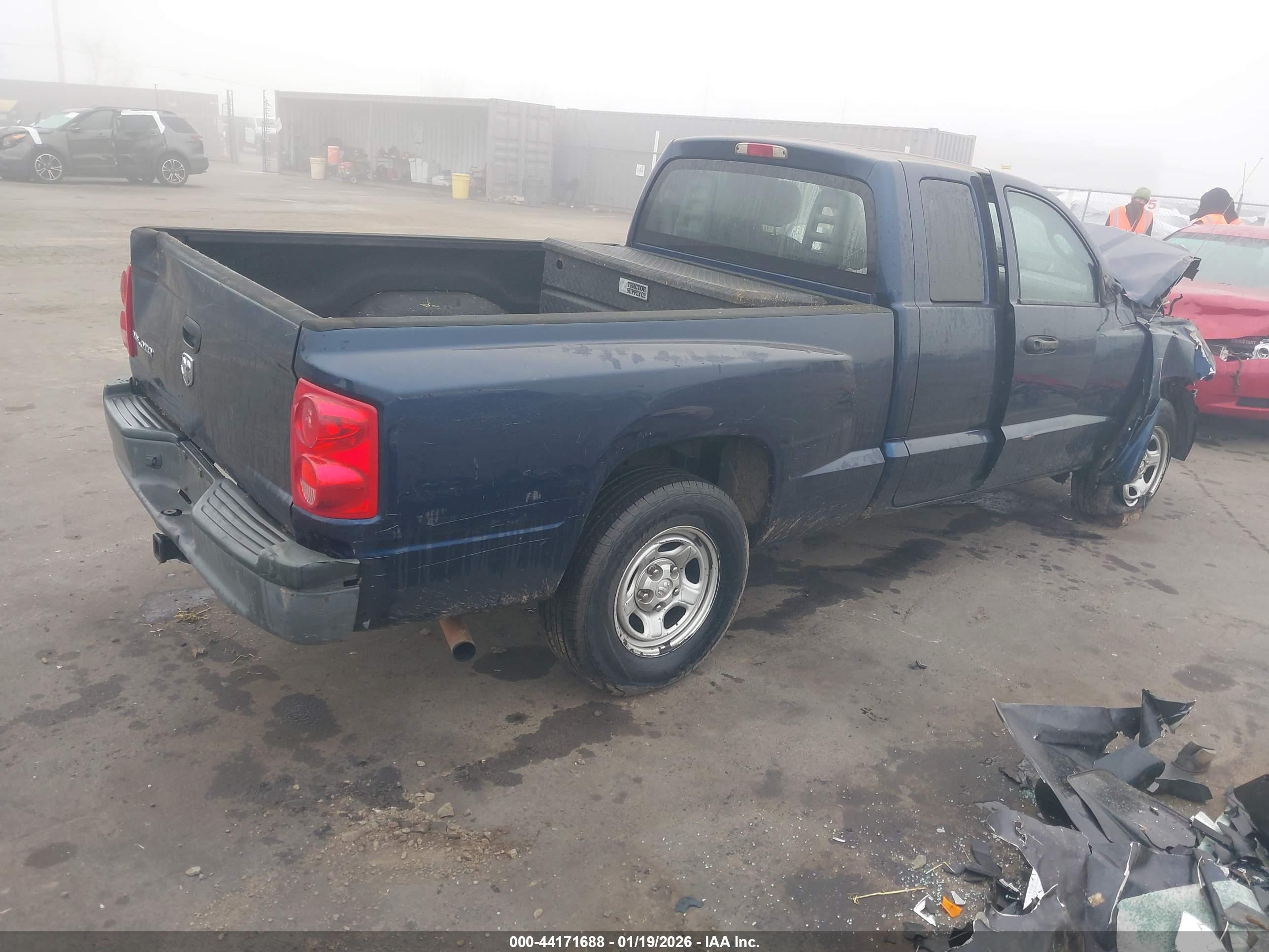 DODGE DAKOTA image 4