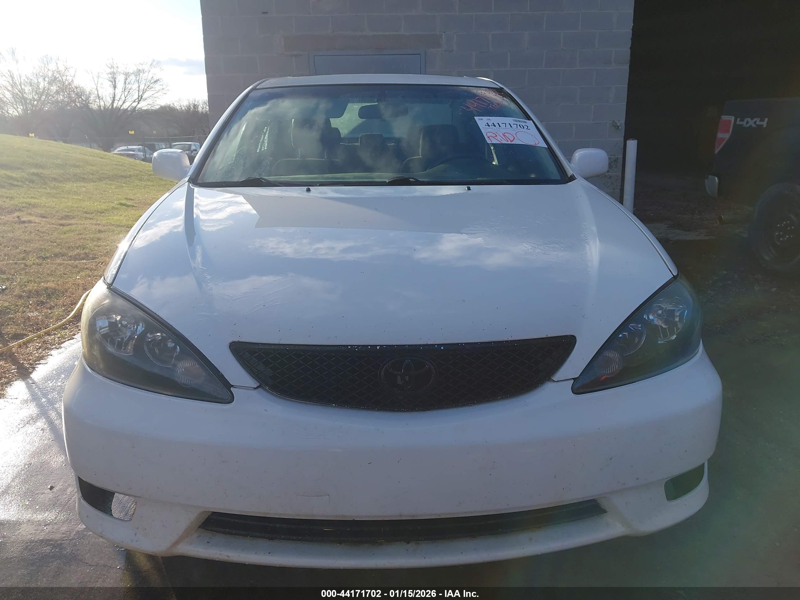 TOYOTA CAMRY image 6