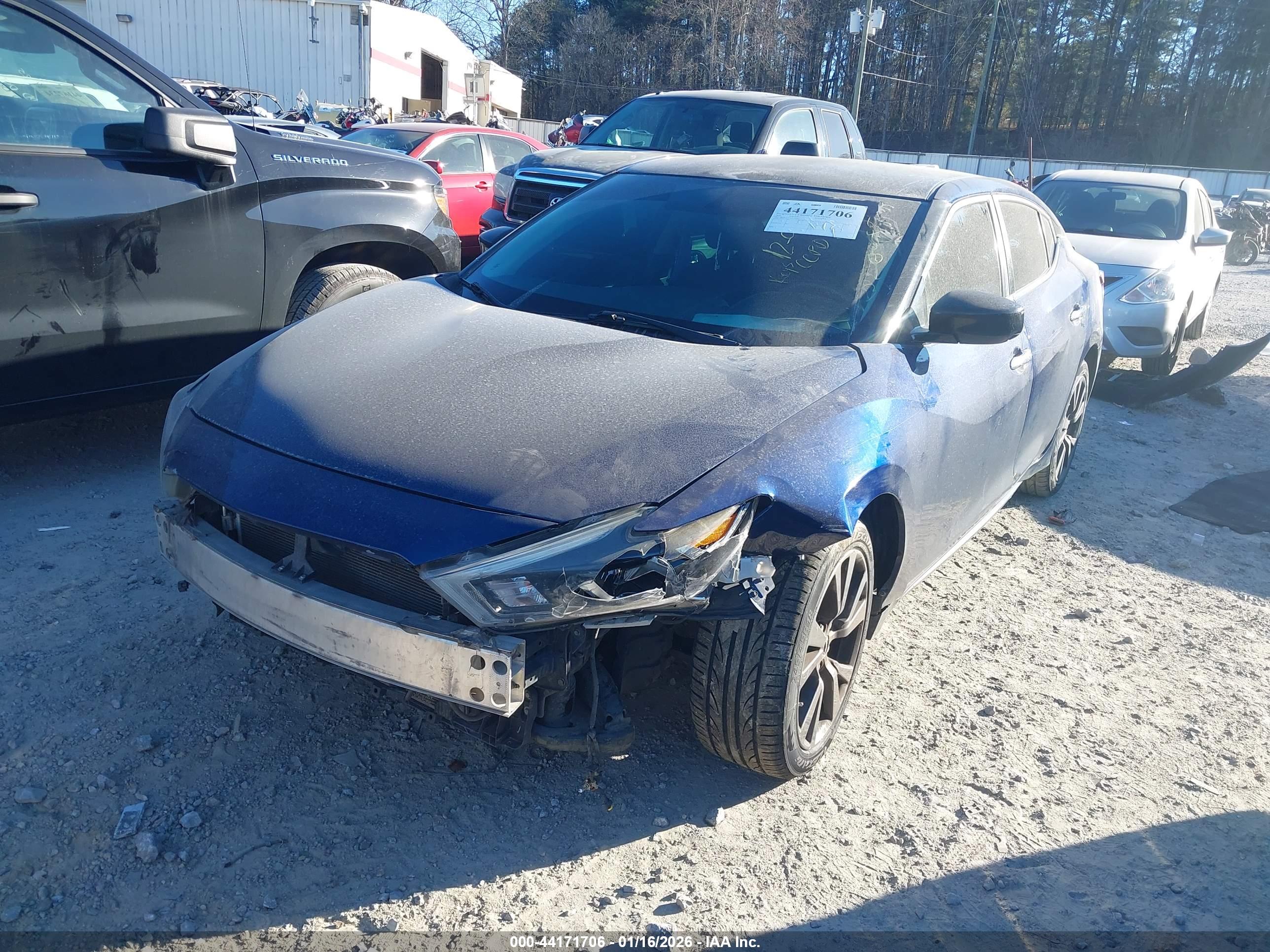 NISSAN MAXIMA image 2