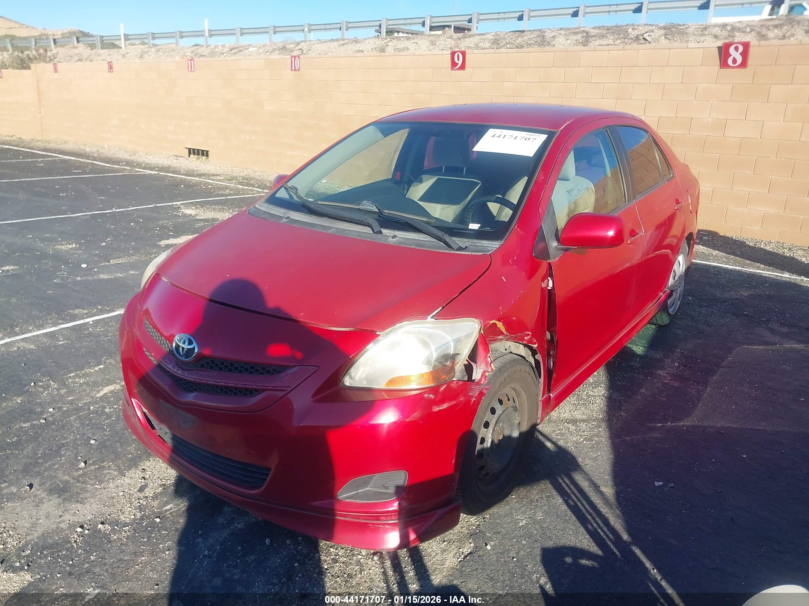 TOYOTA YARIS image 2